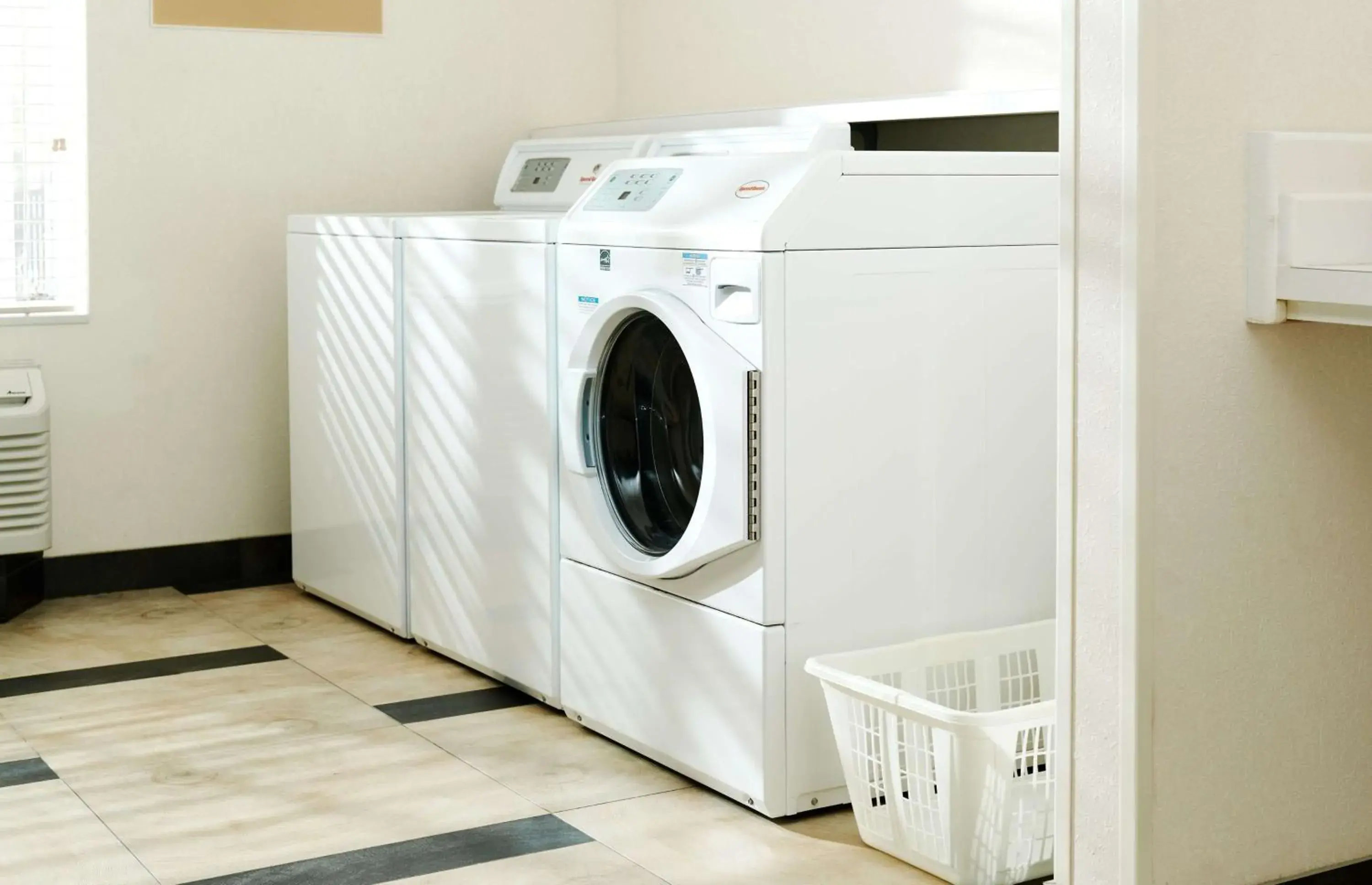 Property building in Sonesta Simply Suites Dallas Las Colinas Property building in Sonesta Simply Suites Dallas Las Colinas