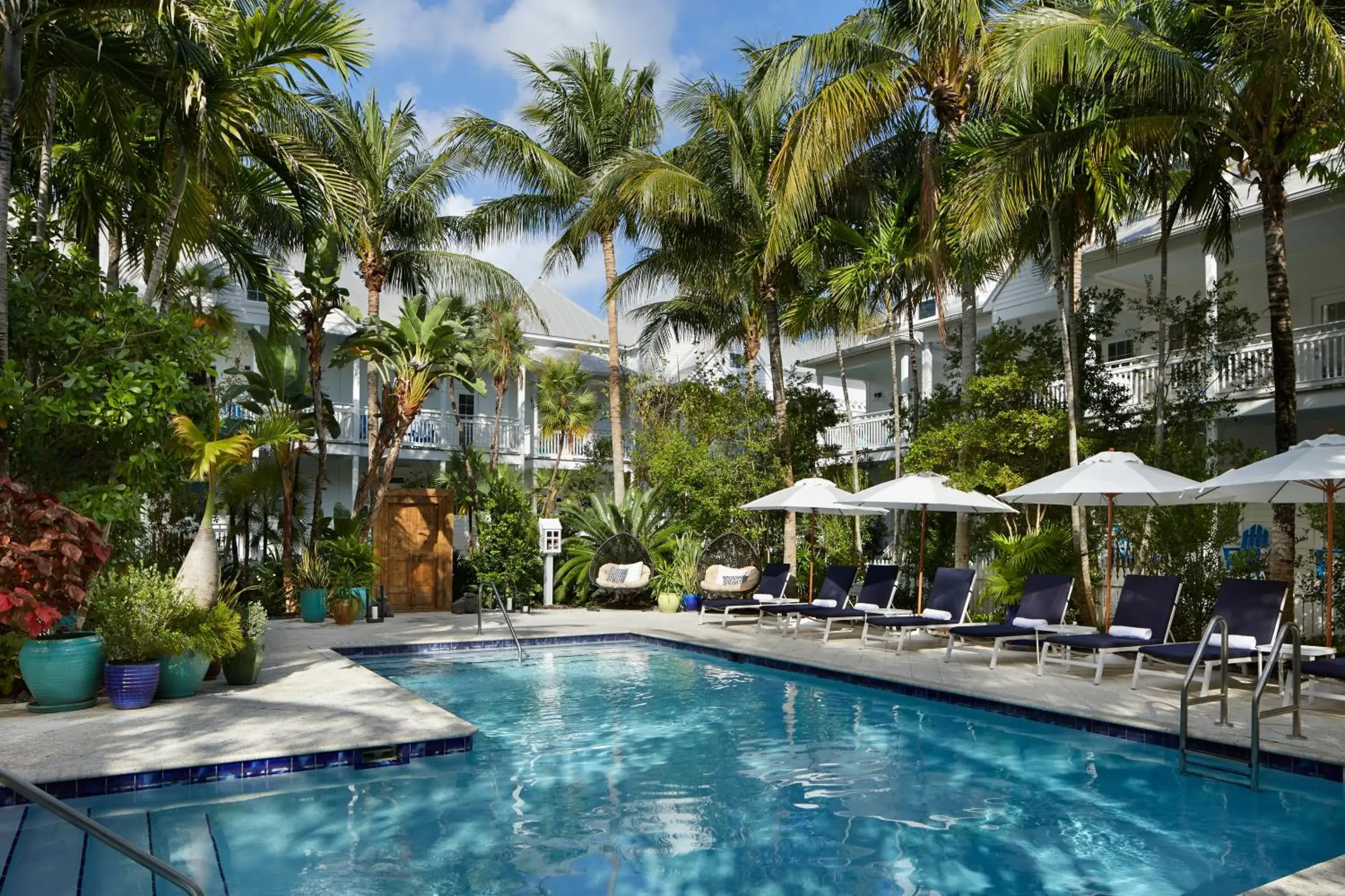 Swimming pool in Parrot Key Hotel & Villas Swimming pool in Parrot Key Hotel & Villas