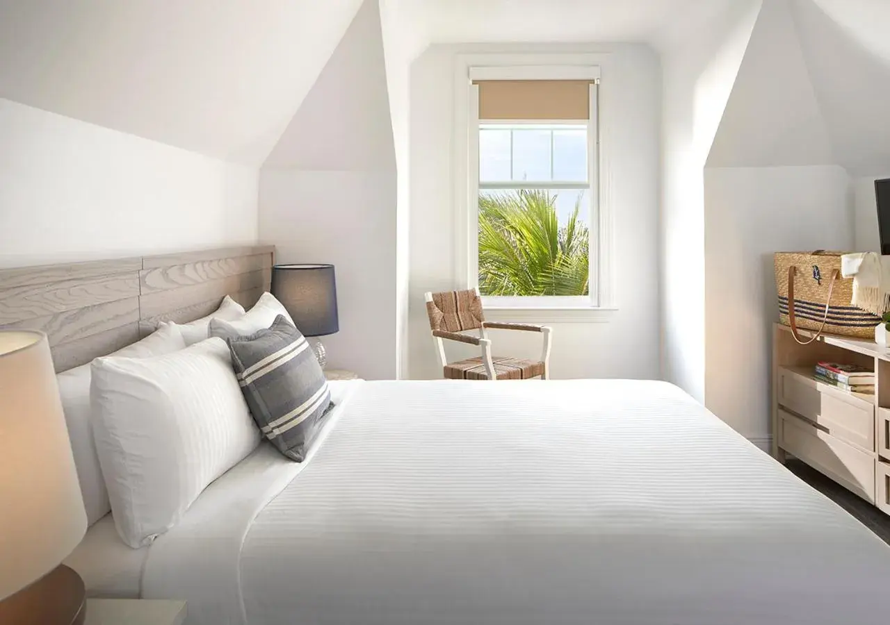 Bedroom, Bed in Parrot Key Hotel & Villas Bedroom, Bed in Parrot Key Hotel & Villas