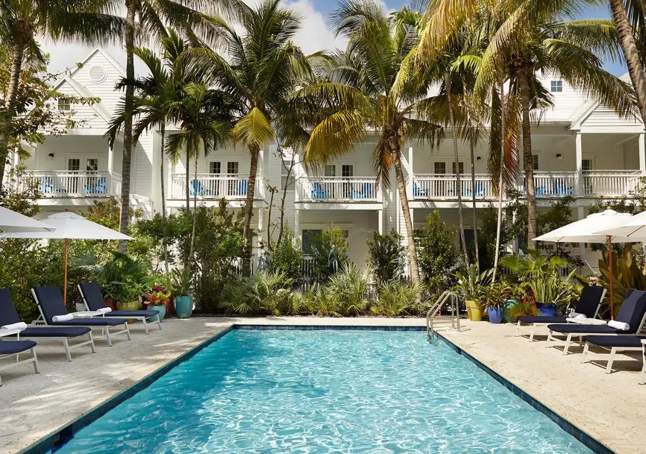 Swimming pool in Parrot Key Hotel & Villas Swimming pool in Parrot Key Hotel & Villas