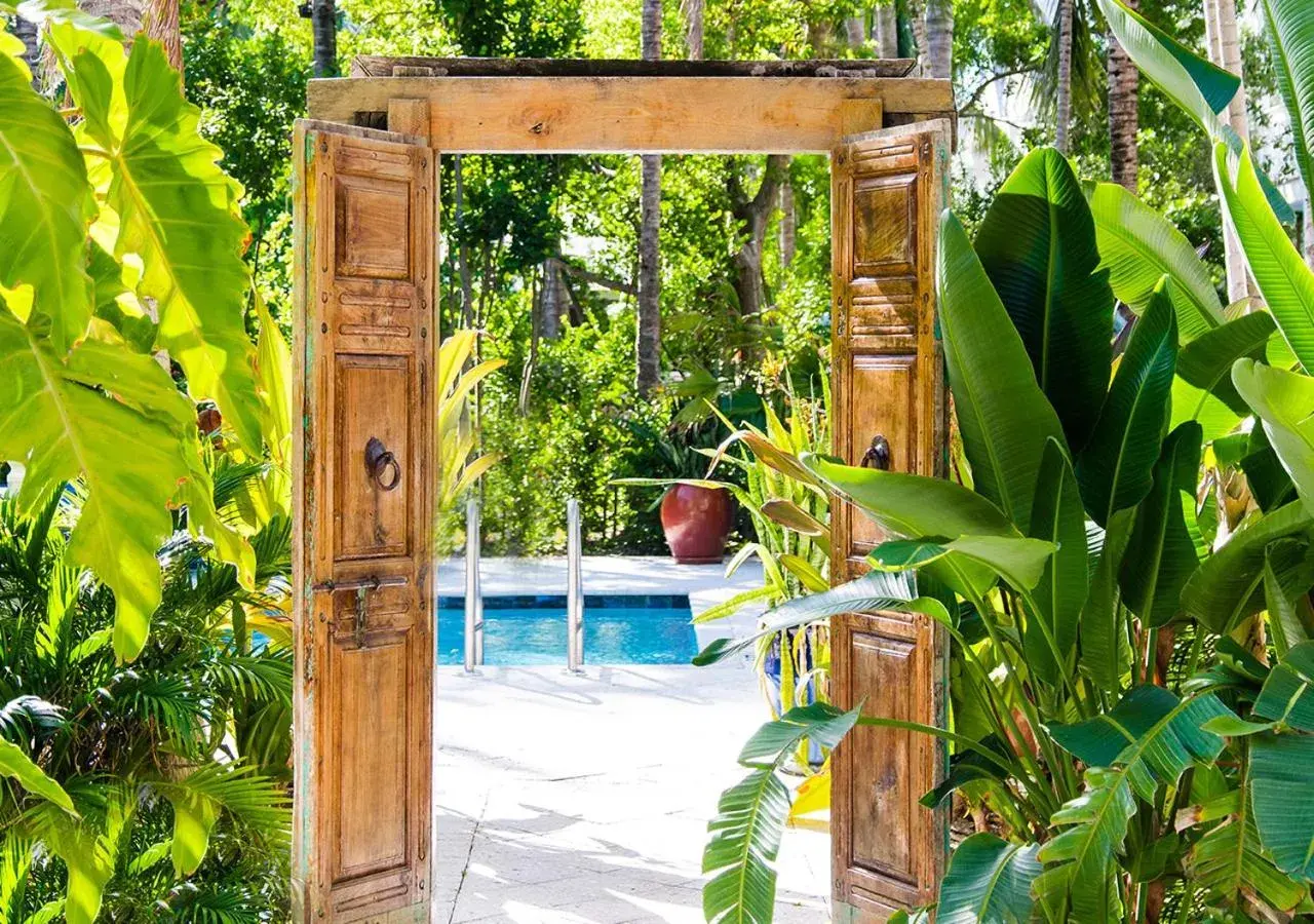 Pool view in Parrot Key Hotel & Villas Pool view in Parrot Key Hotel & Villas