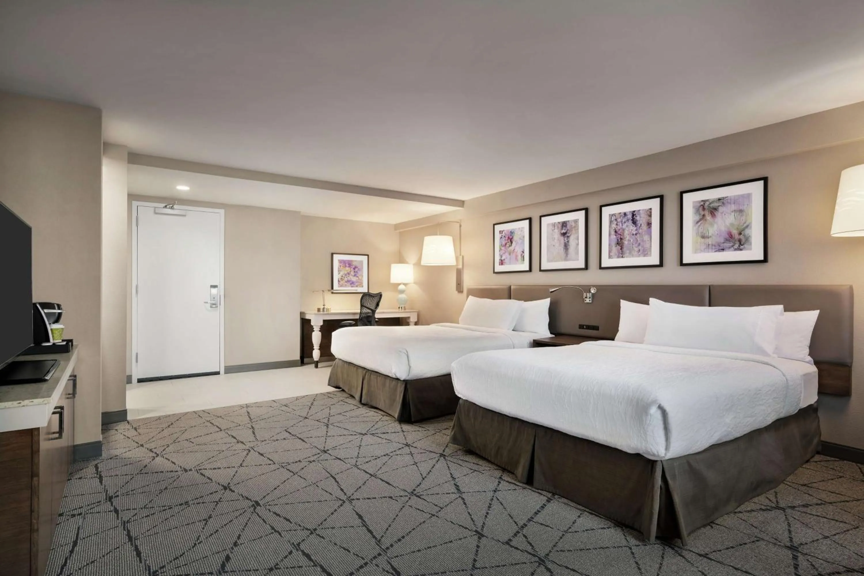 Bedroom, Bed in Hilton Garden Inn Springfield