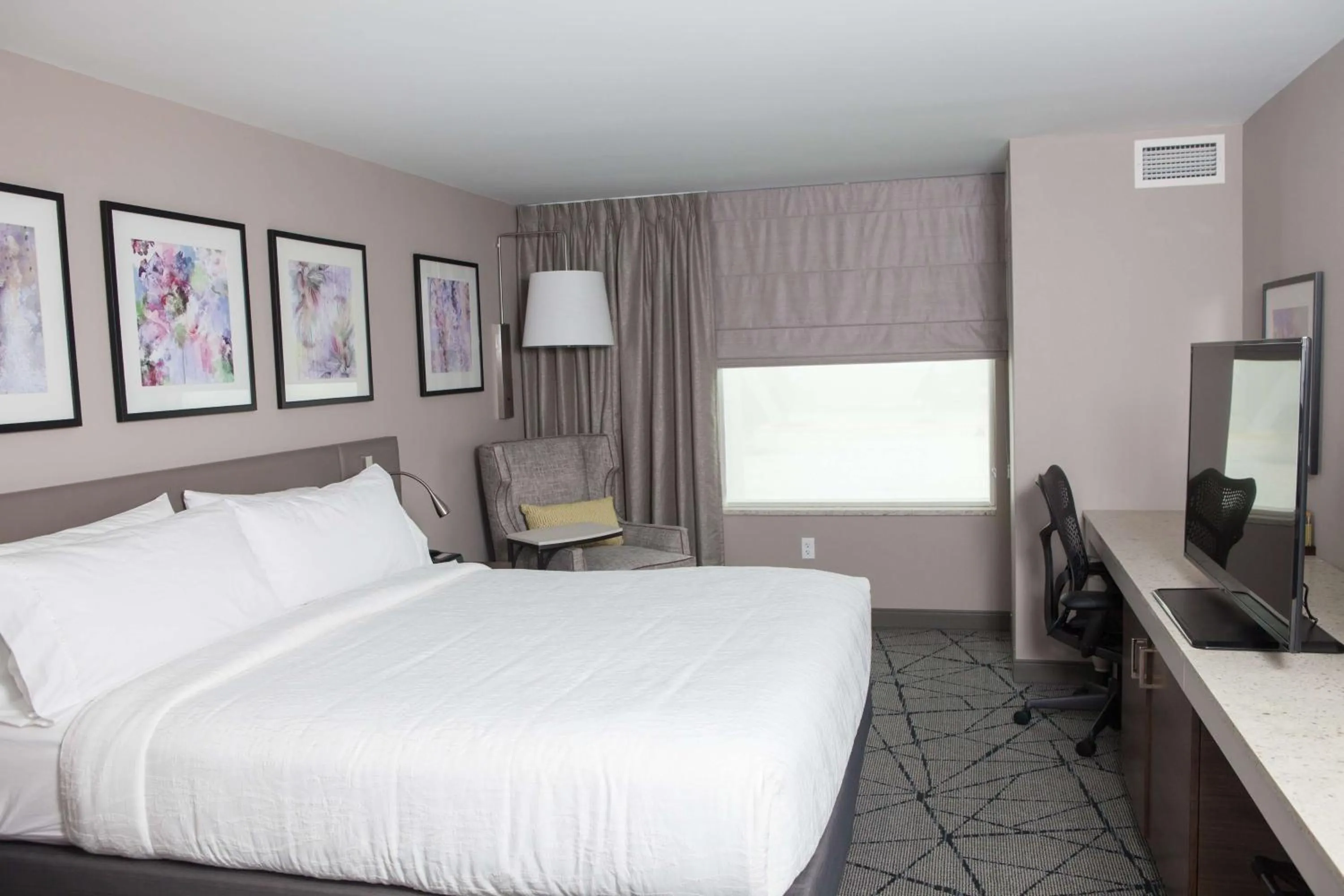 Bedroom, Bed in Hilton Garden Inn Springfield