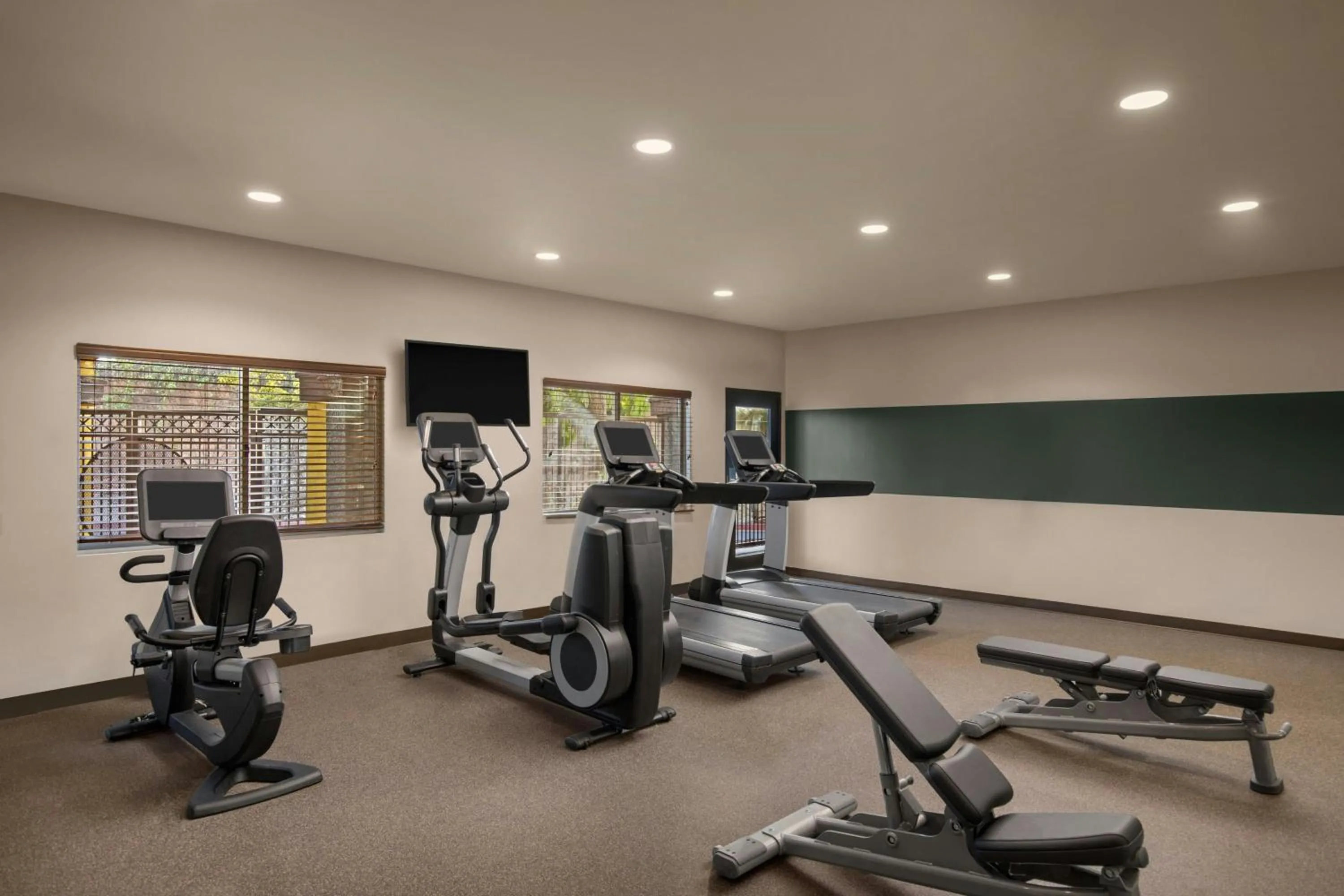 Fitness centre/facilities in Four Points by Sheraton Anaheim