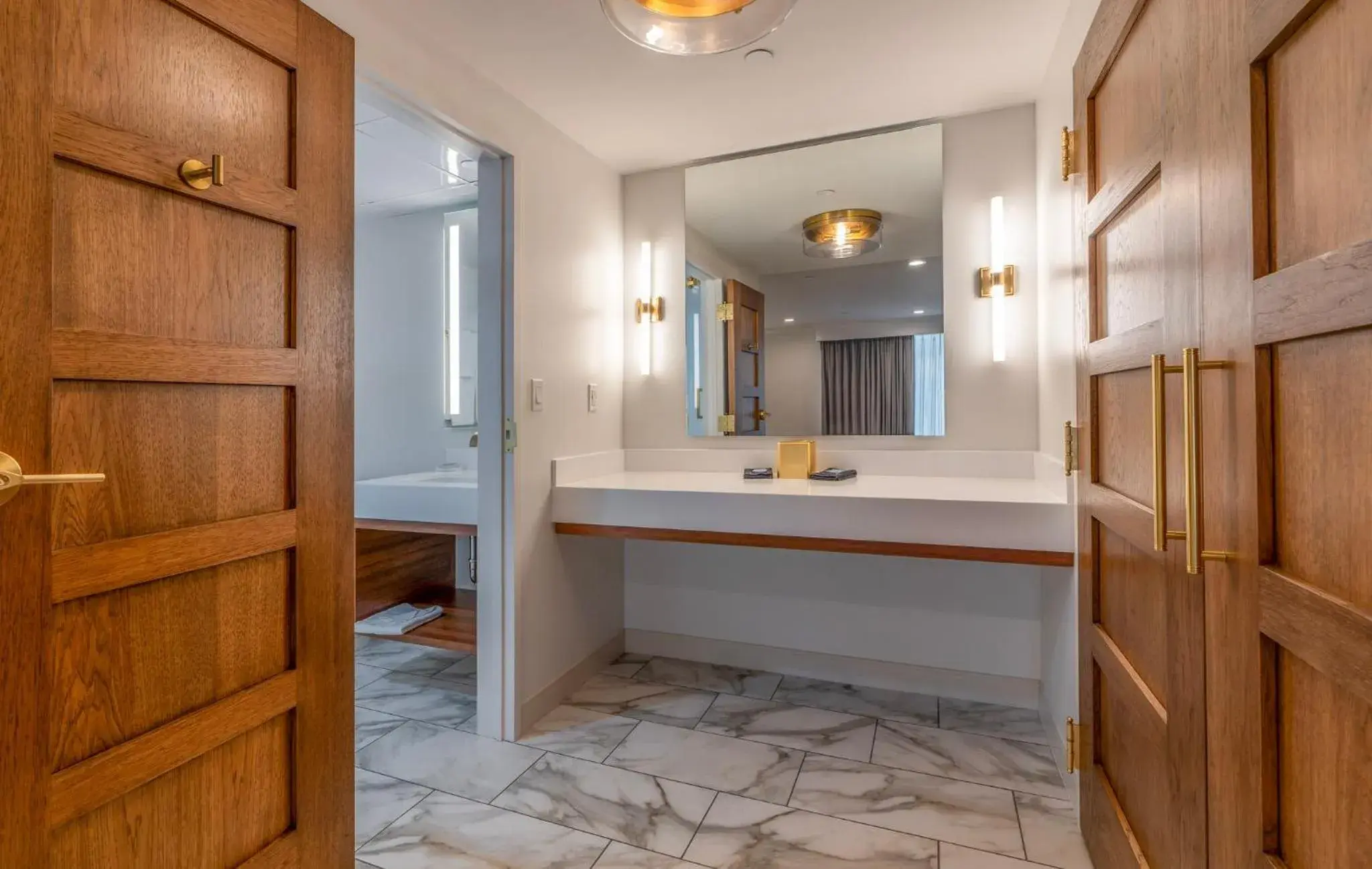 Photo of the whole room in Holiday Inn New Orleans-Downtown Superdome by IHG Photo of the whole room in Holiday Inn New Orleans-Downtown Superdome by IHG