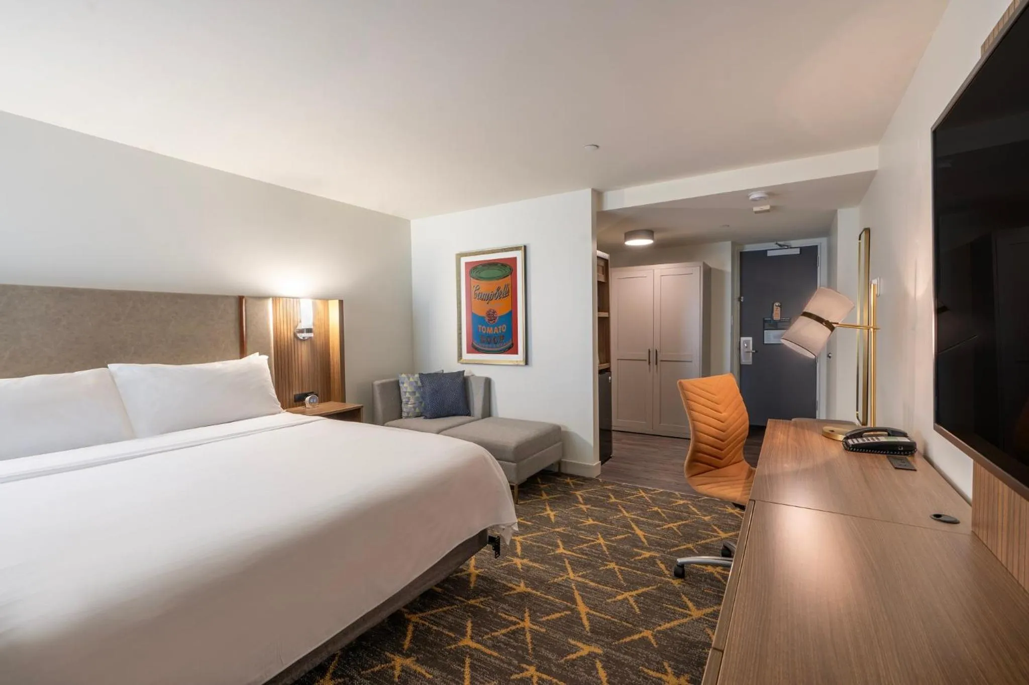 Photo of the whole room, Bed in Holiday Inn New Orleans-Downtown Superdome by IHG