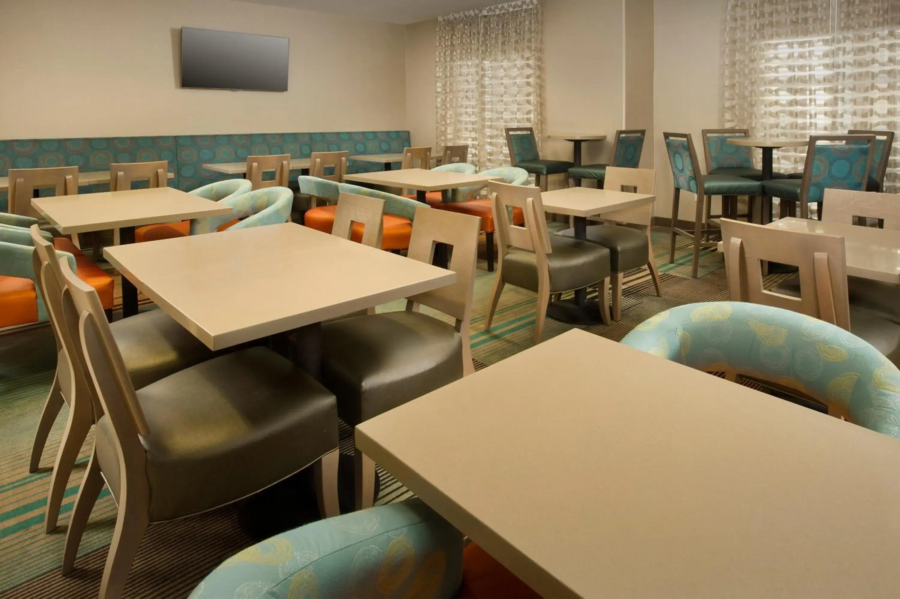 Restaurant/places to eat in Holiday Inn Express Hotel and Suites DFW-Grapevine by IHG Restaurant/places to eat in Holiday Inn Express Hotel and Suites DFW-Grapevine by IHG