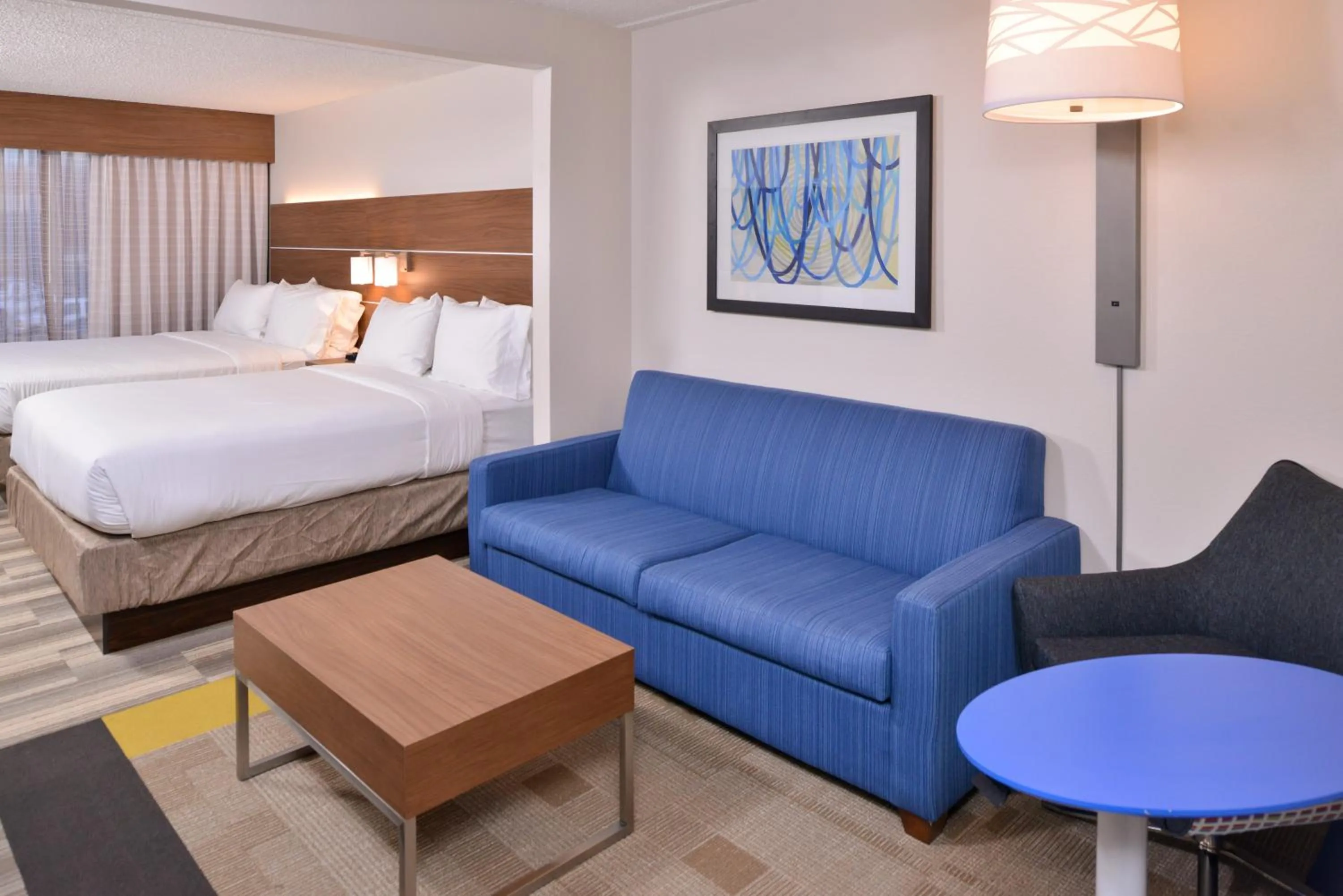 Photo of the whole room, Bed in Holiday Inn Express & Suites Indianapolis Dtn-Conv Ctr Area by IHG