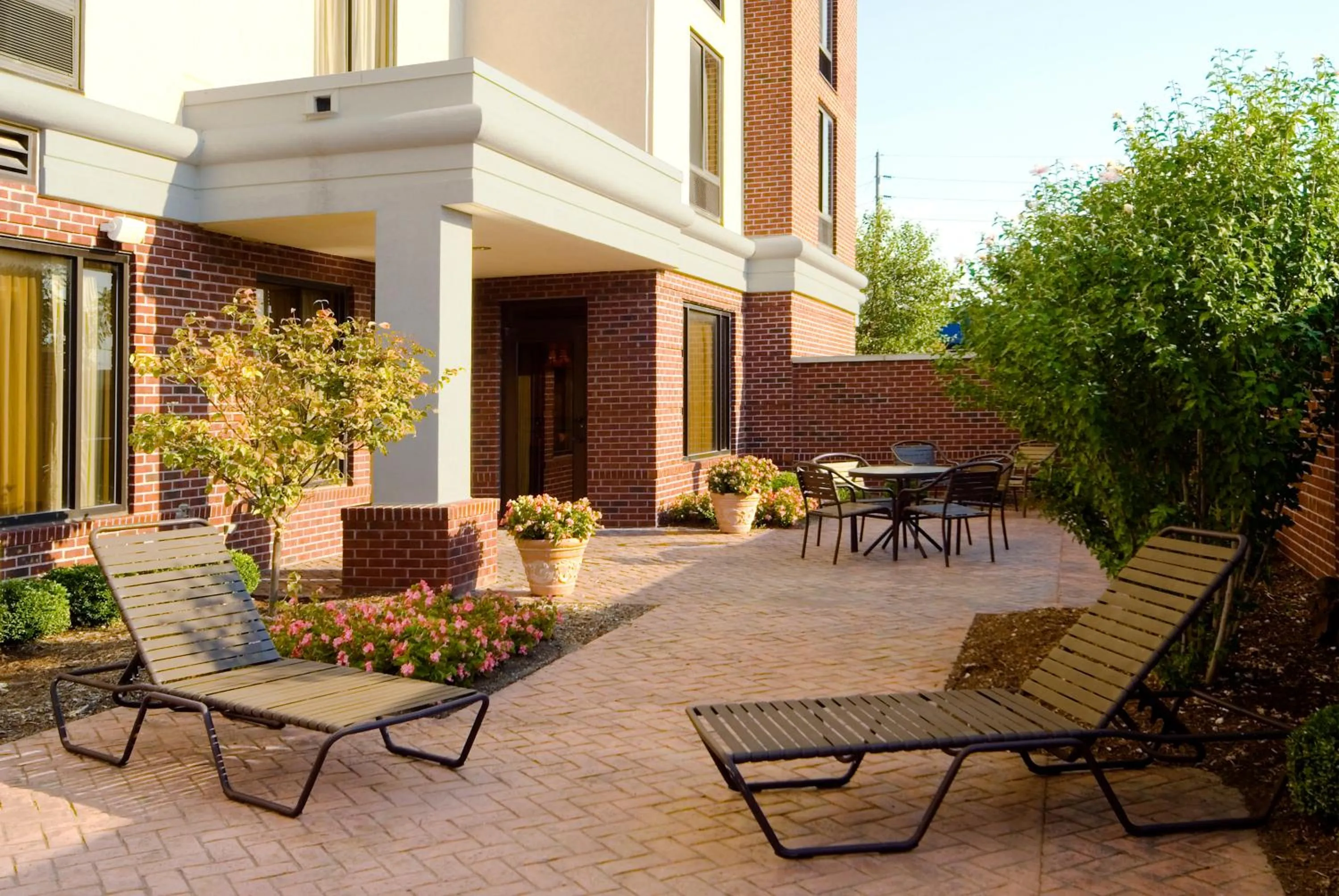 Lobby or reception in Holiday Inn Express & Suites Indianapolis Dtn-Conv Ctr Area by IHG