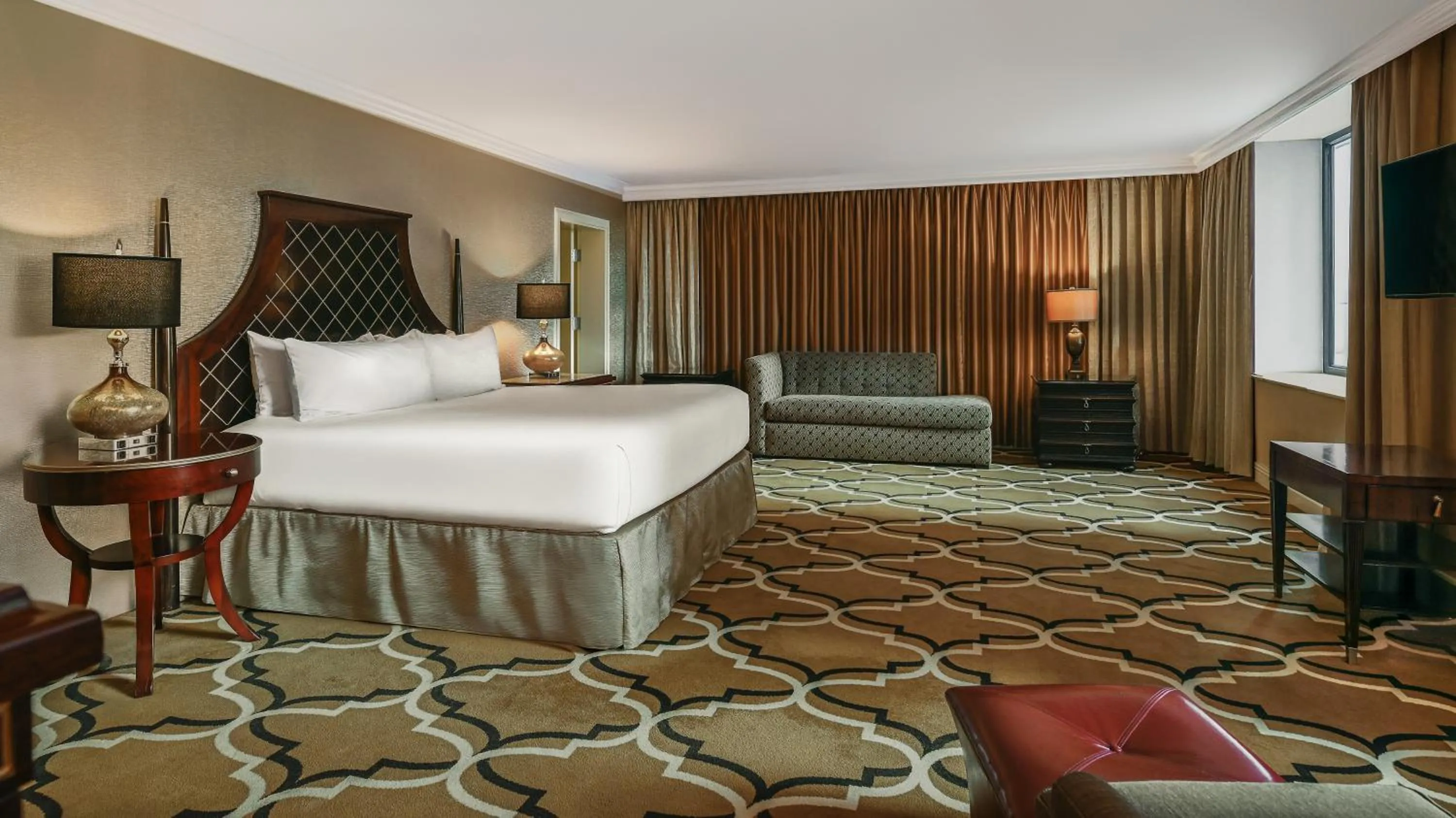 Bed in InterContinental New Orleans by IHG