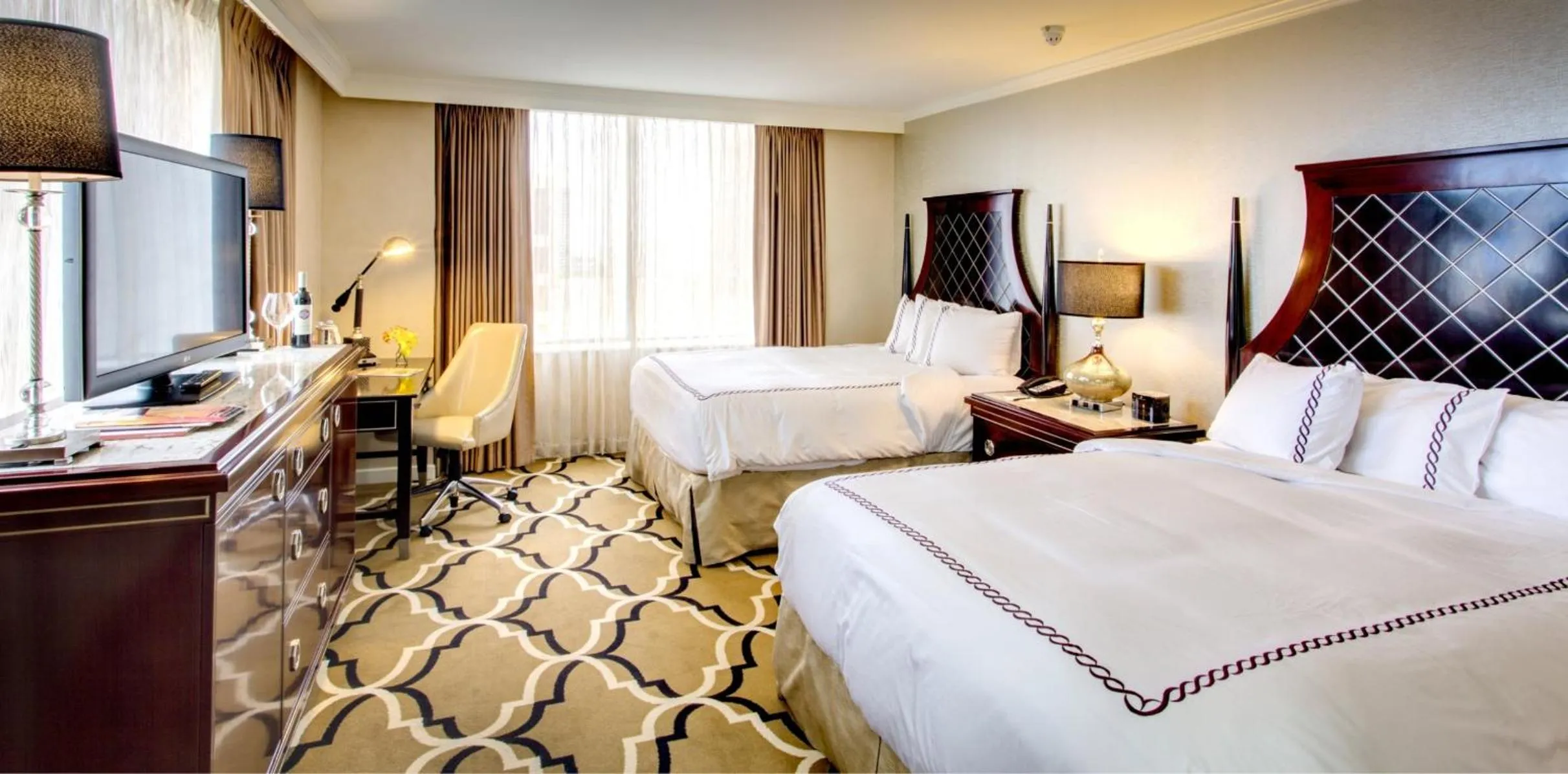 Photo of the whole room, Bed in InterContinental New Orleans by IHG