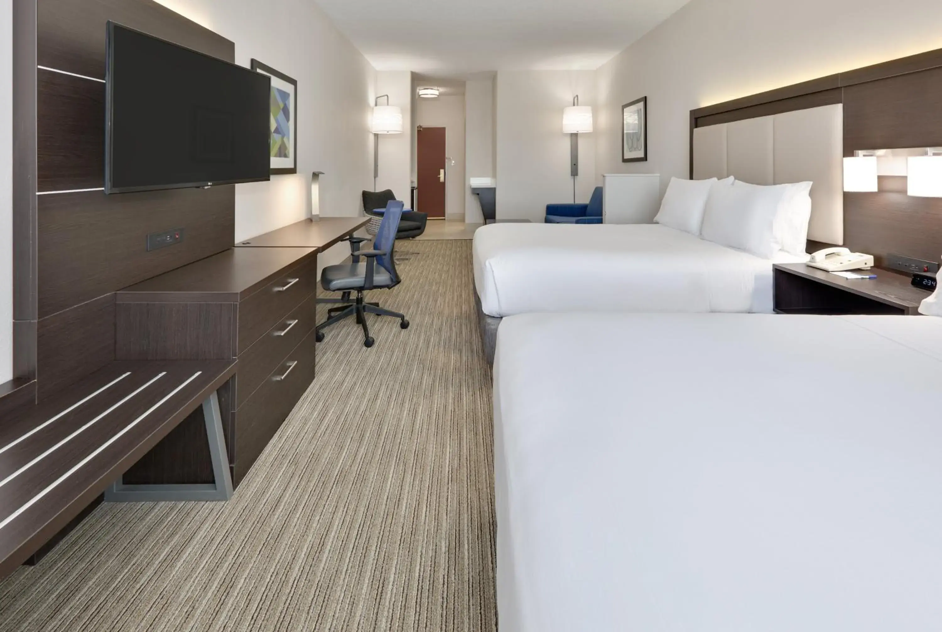 Photo of the whole room, Bed in Holiday Inn Express & Suites Dallas - Duncanville by IHG Photo of the whole room, Bed in Holiday Inn Express & Suites Dallas - Duncanville by IHG