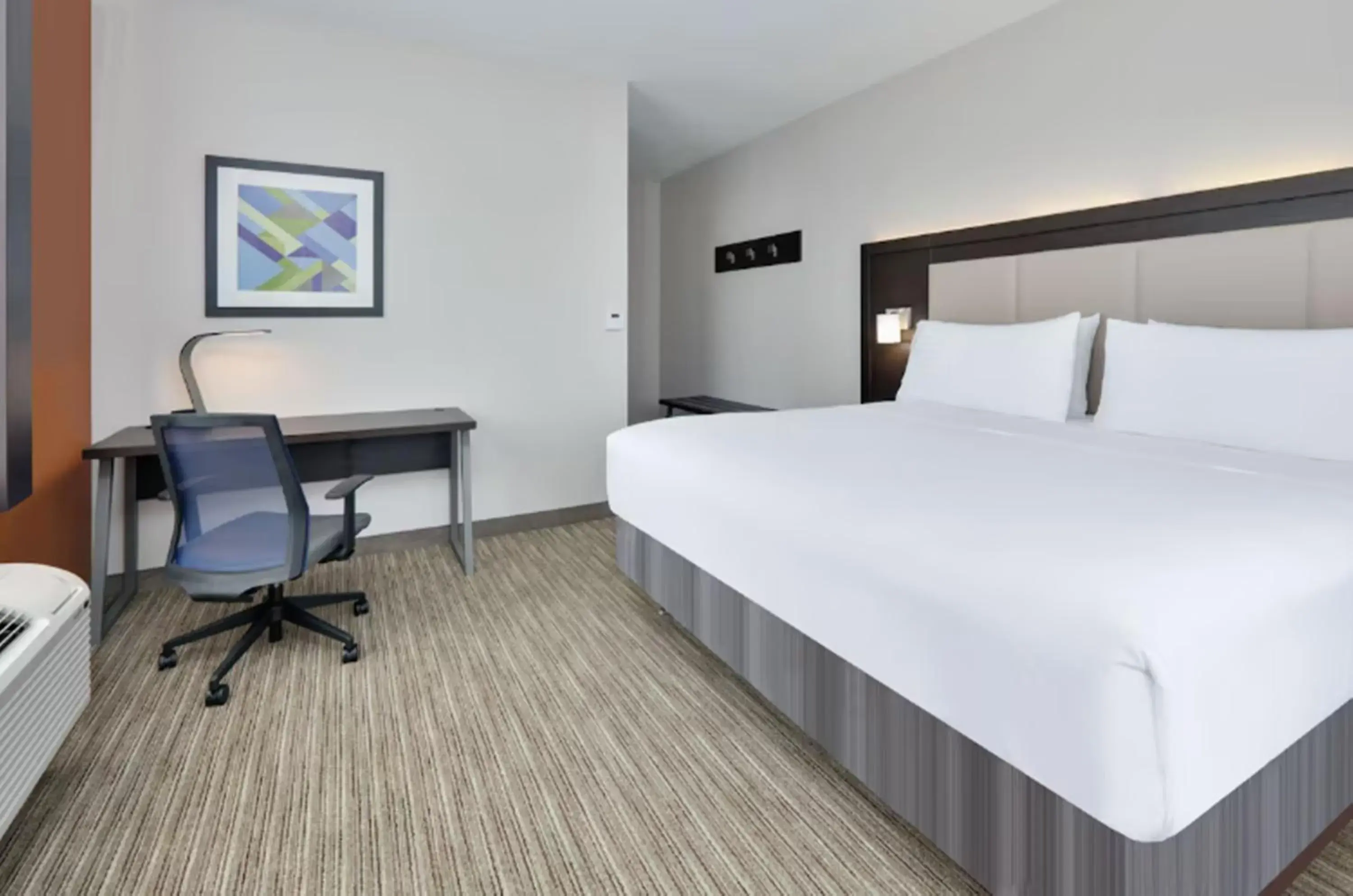 Bedroom, Bed in Holiday Inn Express & Suites Dallas - Duncanville by IHG Bedroom, Bed in Holiday Inn Express & Suites Dallas - Duncanville by IHG
