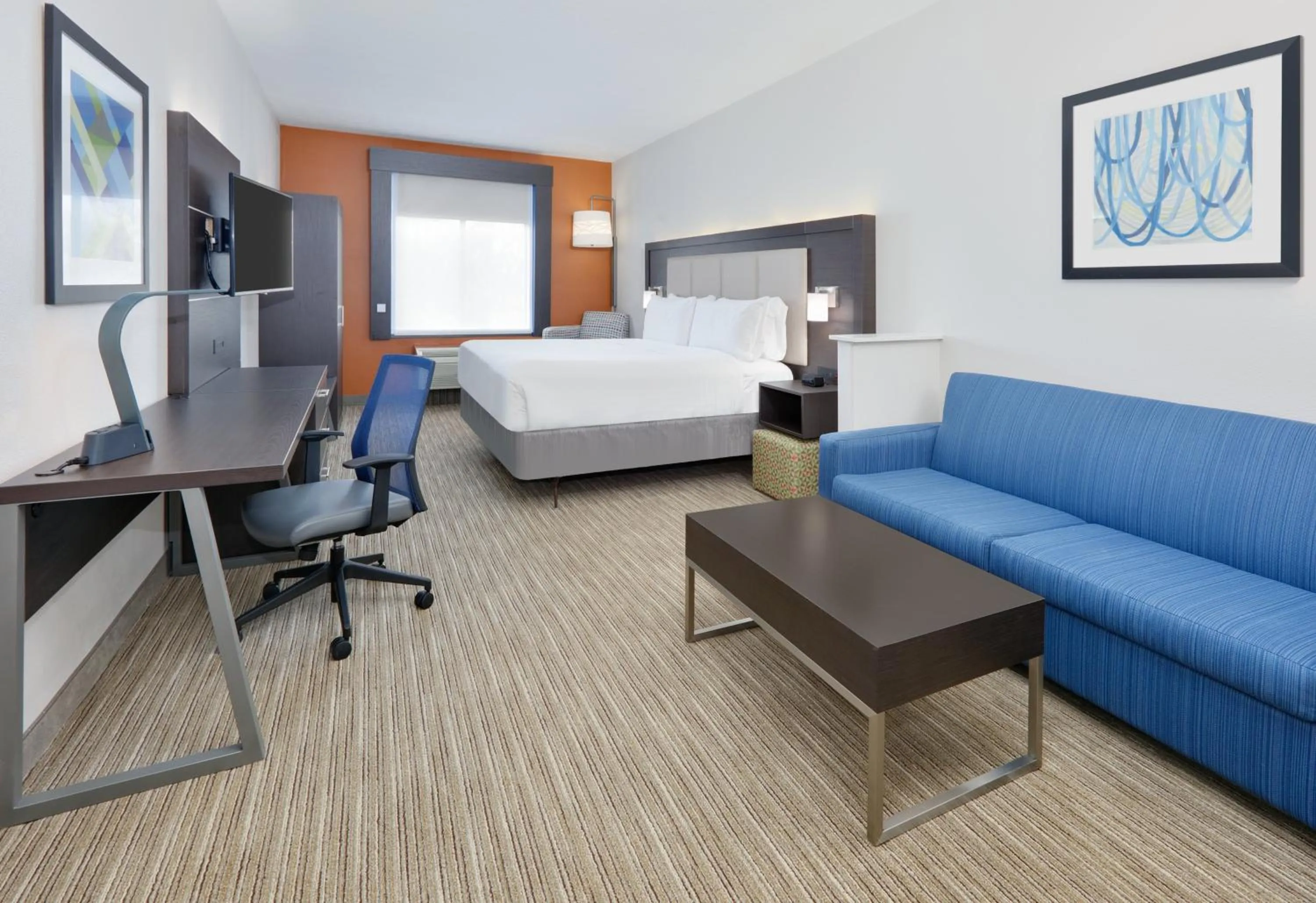 Photo of the whole room, Bed in Holiday Inn Express & Suites Dallas - Duncanville by IHG