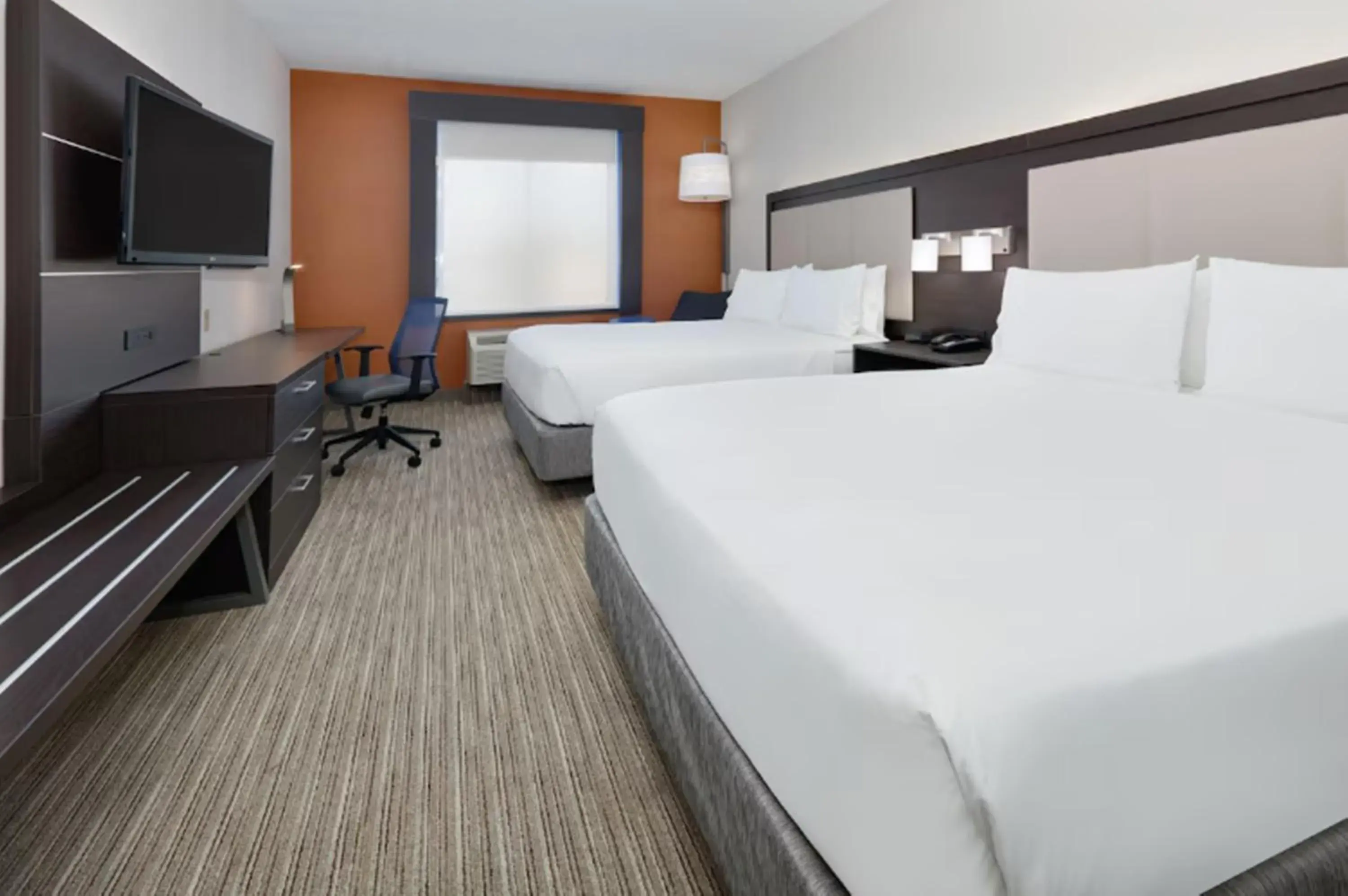 Bed in Holiday Inn Express & Suites Dallas - Duncanville by IHG Bed in Holiday Inn Express & Suites Dallas - Duncanville by IHG