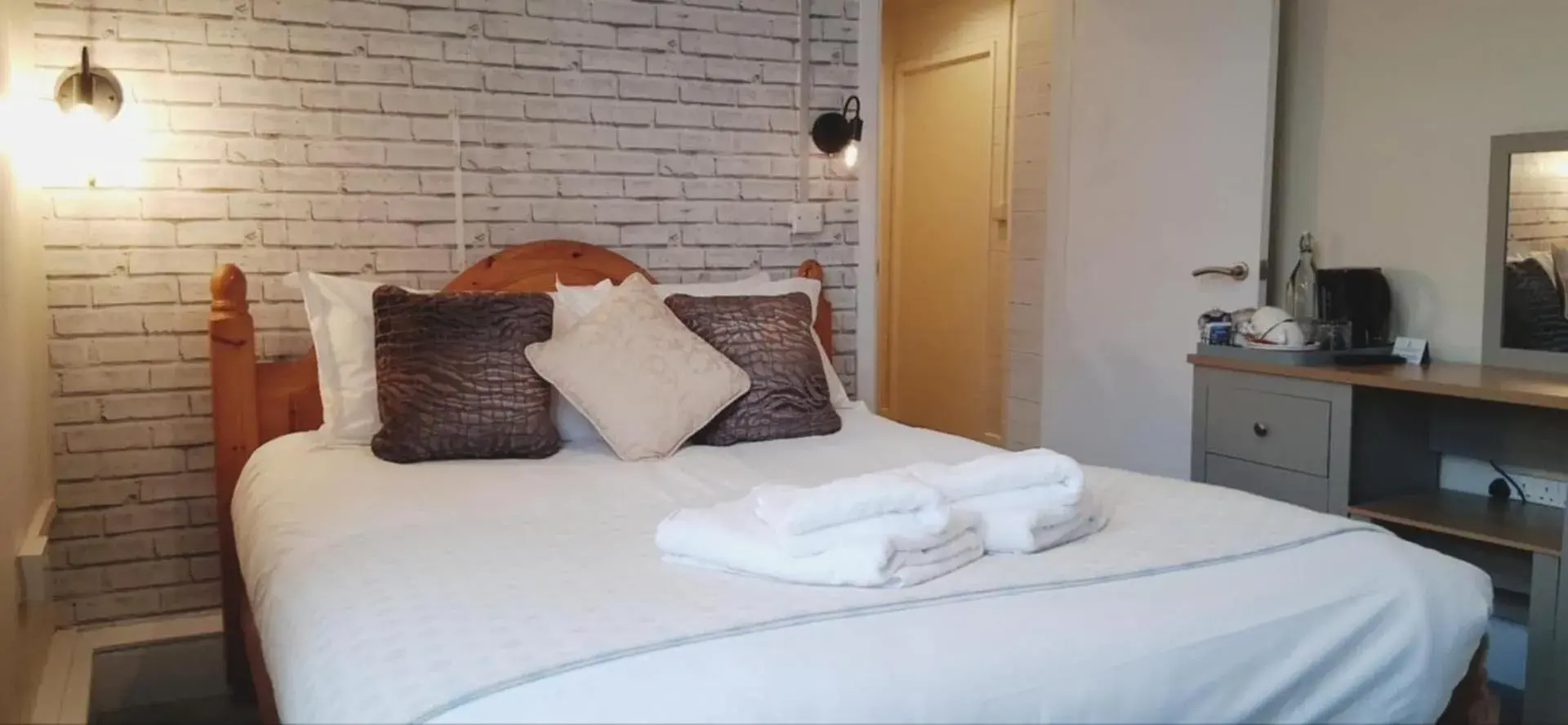 Bedroom, Bed in The George Inn Bedroom, Bed in The George Inn