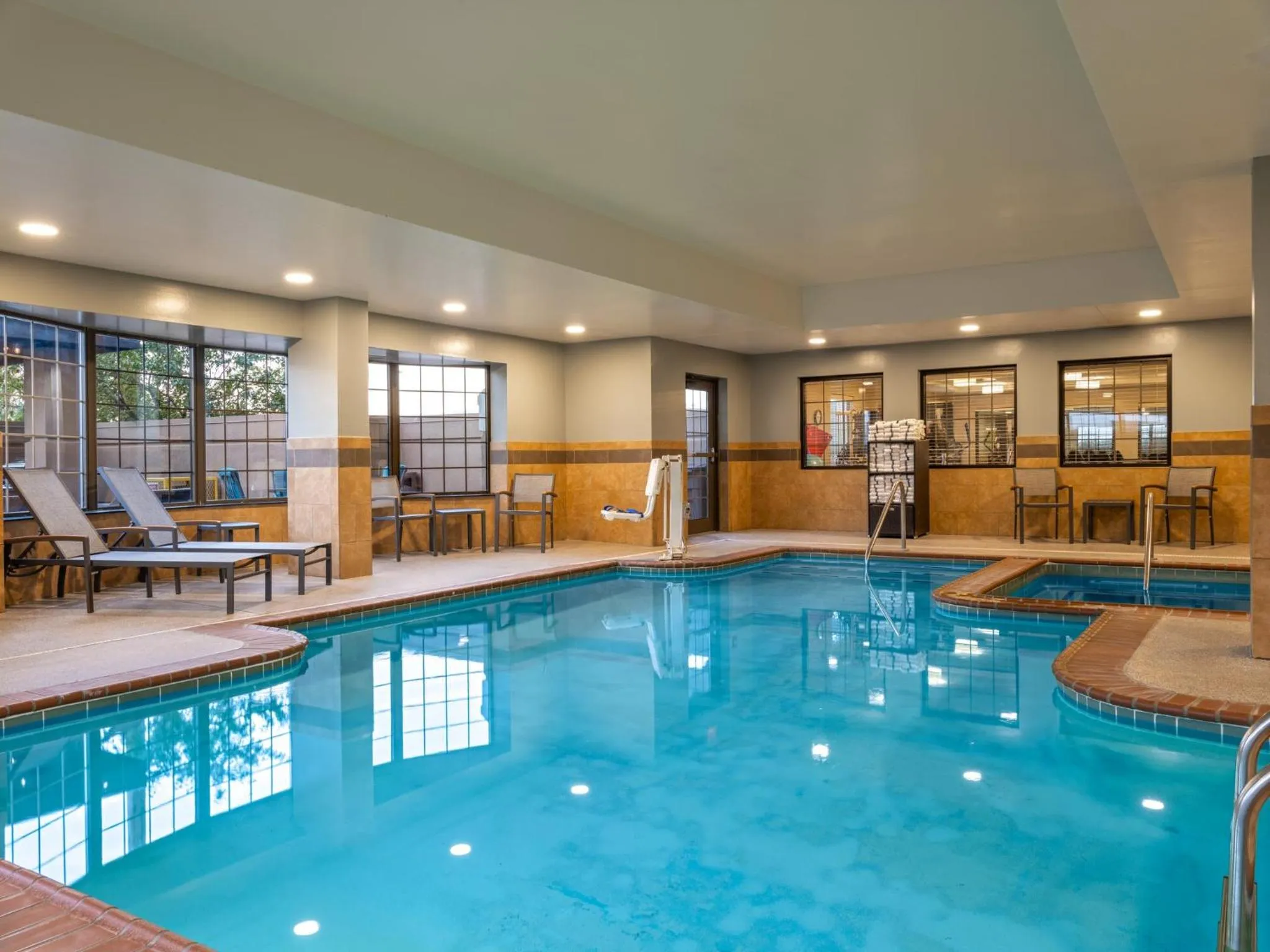 Swimming pool in Staybridge Suites Indianapolis Downtown-Convention Center by IHG