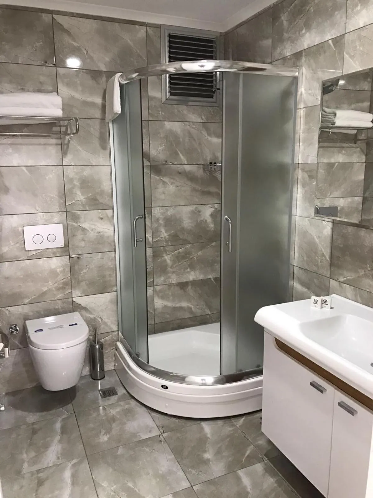 Bathroom in White House Hotel