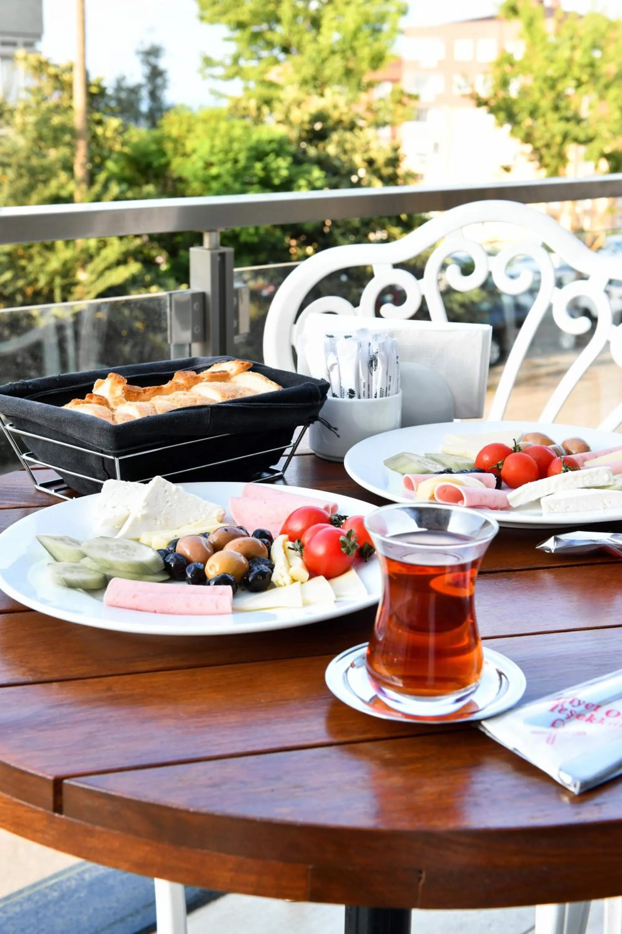 Food and drinks in White House Hotel