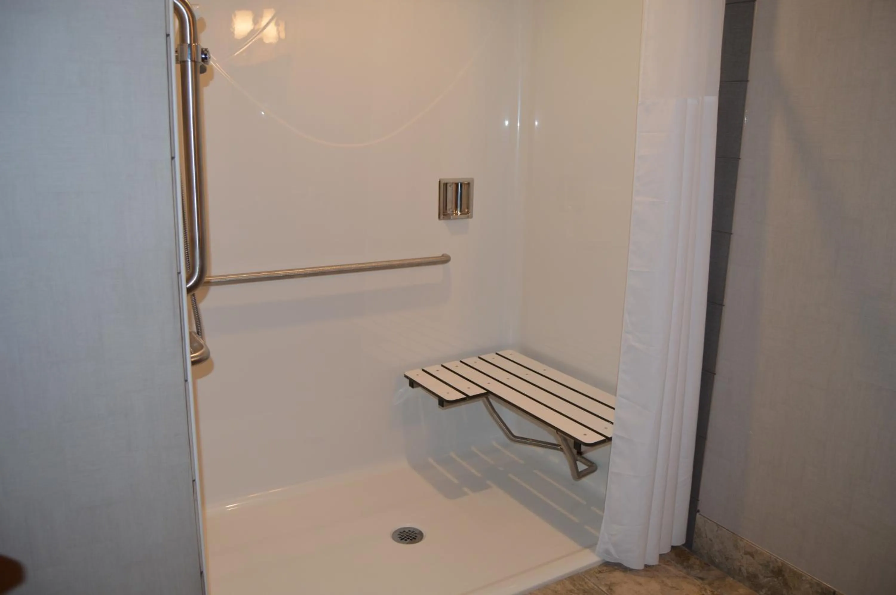 Shower in Cobble Creek Lodge
