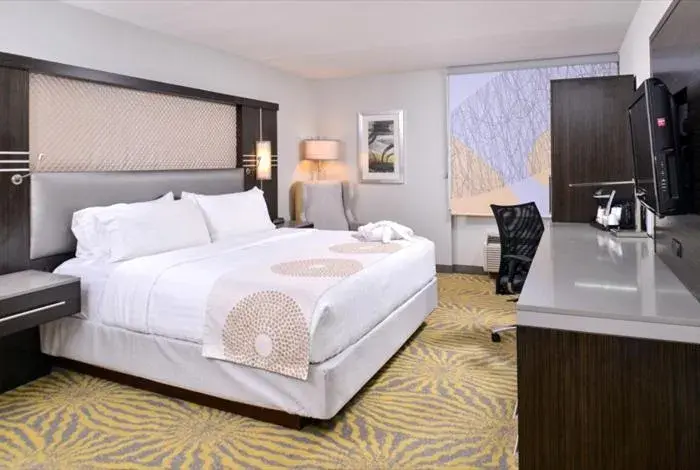 Bedroom, Bed in Holiday Inn Dallas-Richardson by IHG Bedroom, Bed in Holiday Inn Dallas-Richardson by IHG