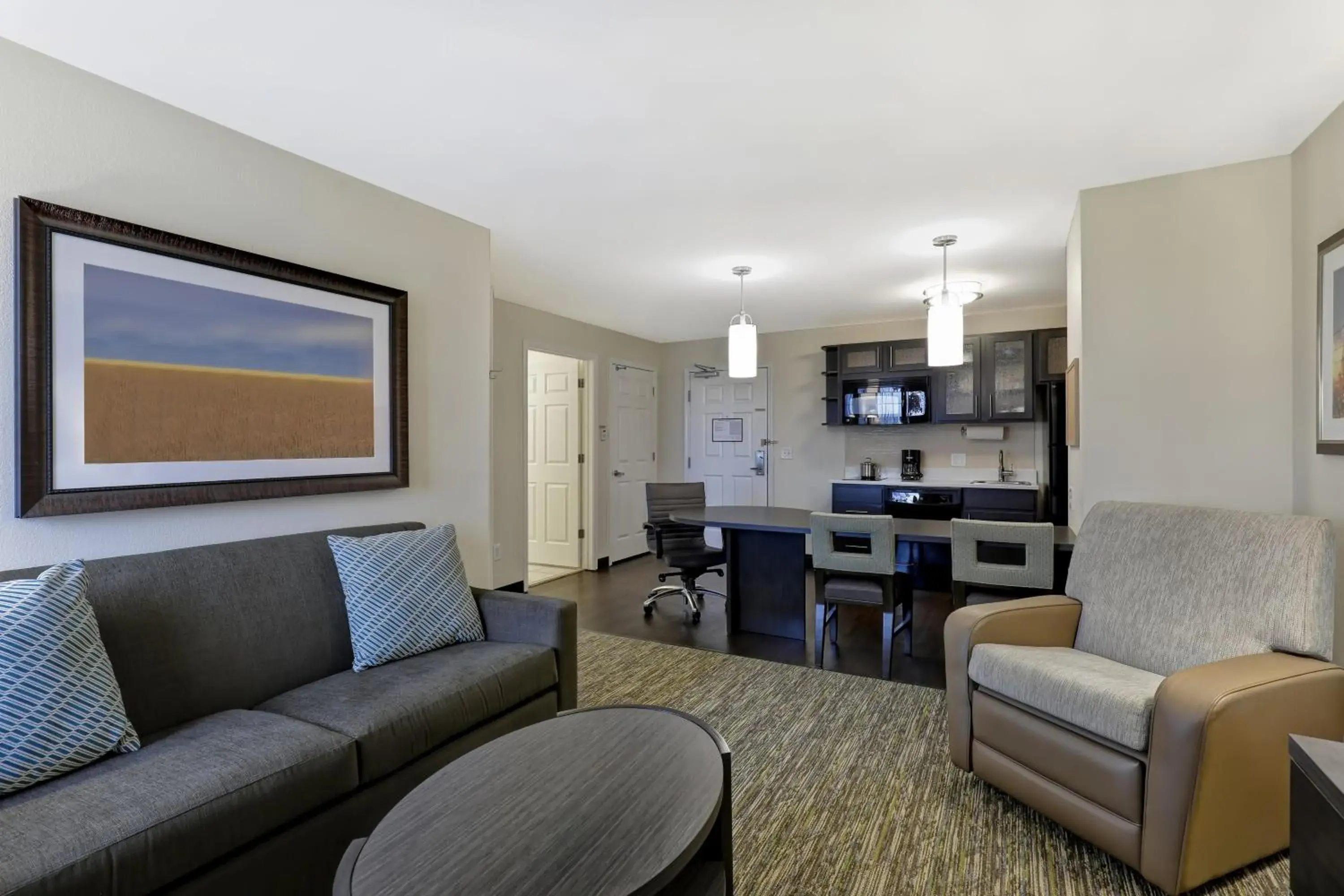 One-Bedroom Queen Suite -Non-Smoking in Candlewood Suites Indianapolis - South by IHG One-Bedroom Queen Suite -Non-Smoking in Candlewood Suites Indianapolis - South by IHG