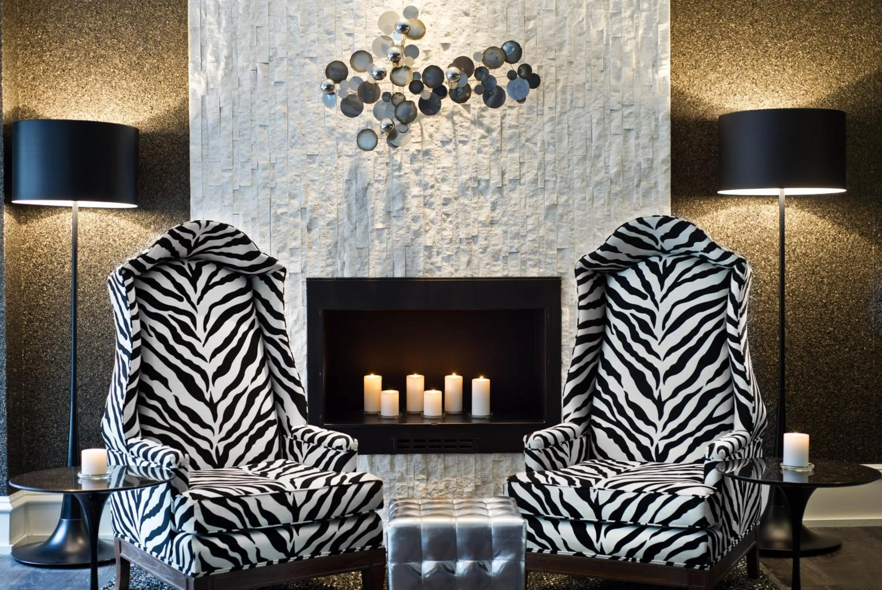 Communal lounge/ TV room in Moderne Hotel