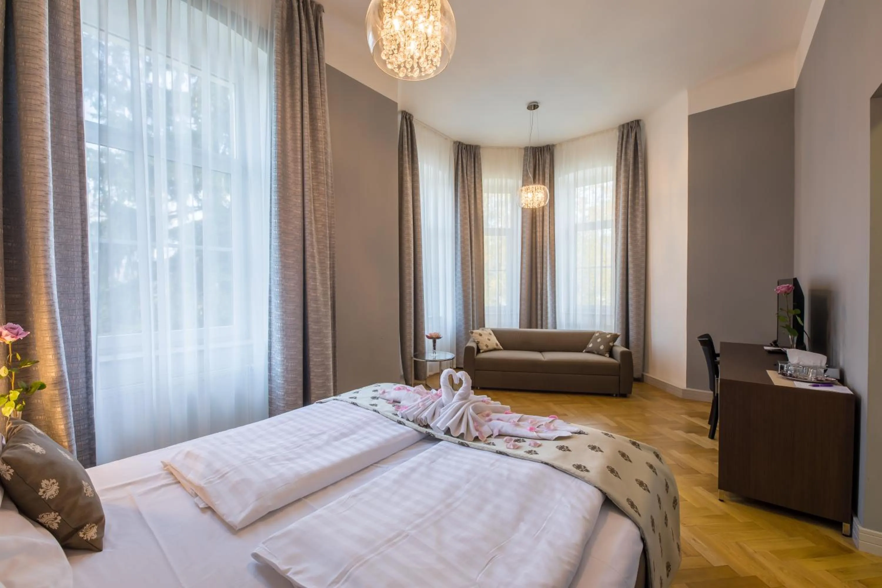 Bedroom, Bed in Wellness & Spa hotel Villa Regenhart