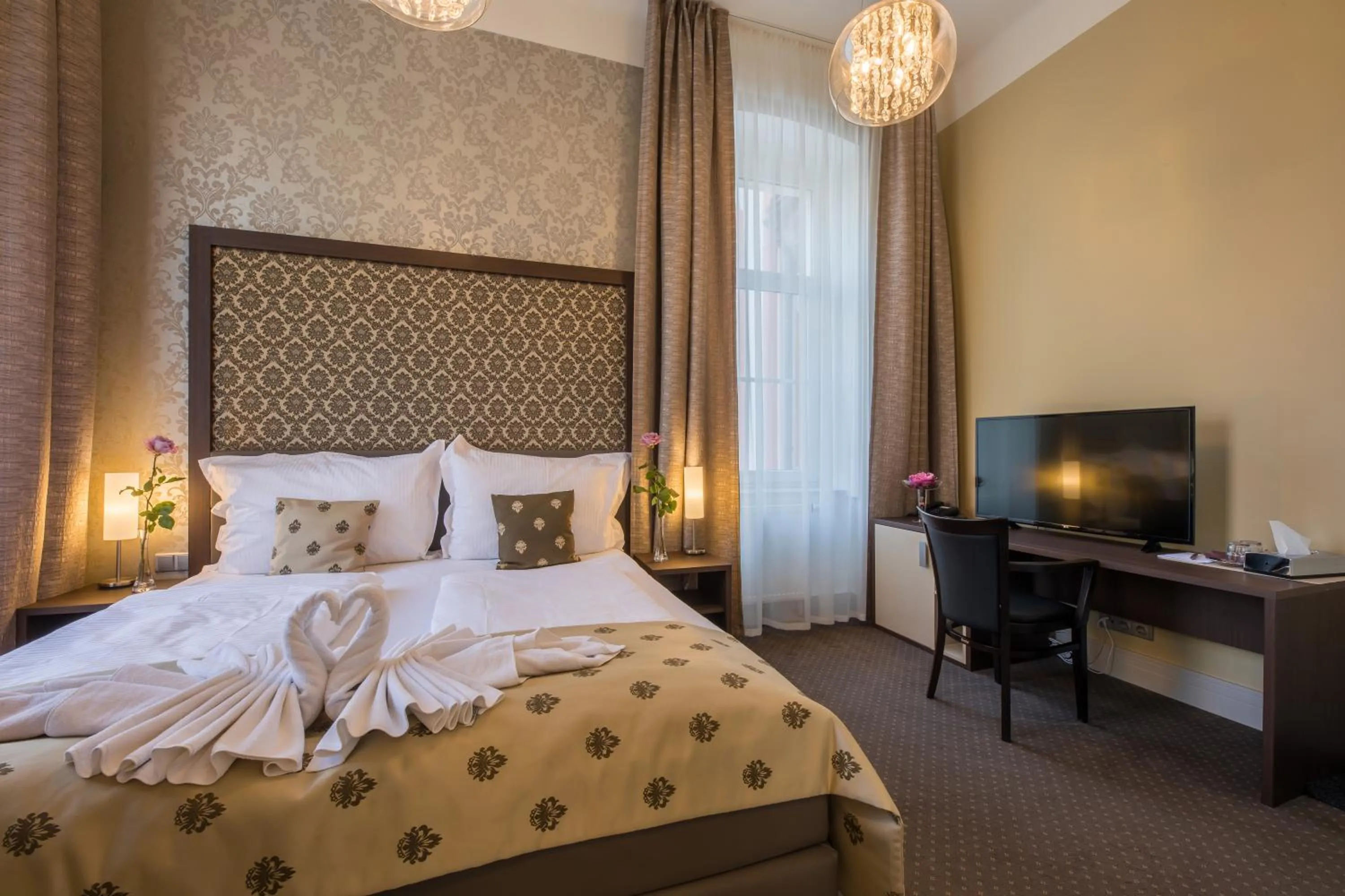 Bedroom, Bed in Wellness & Spa hotel Villa Regenhart