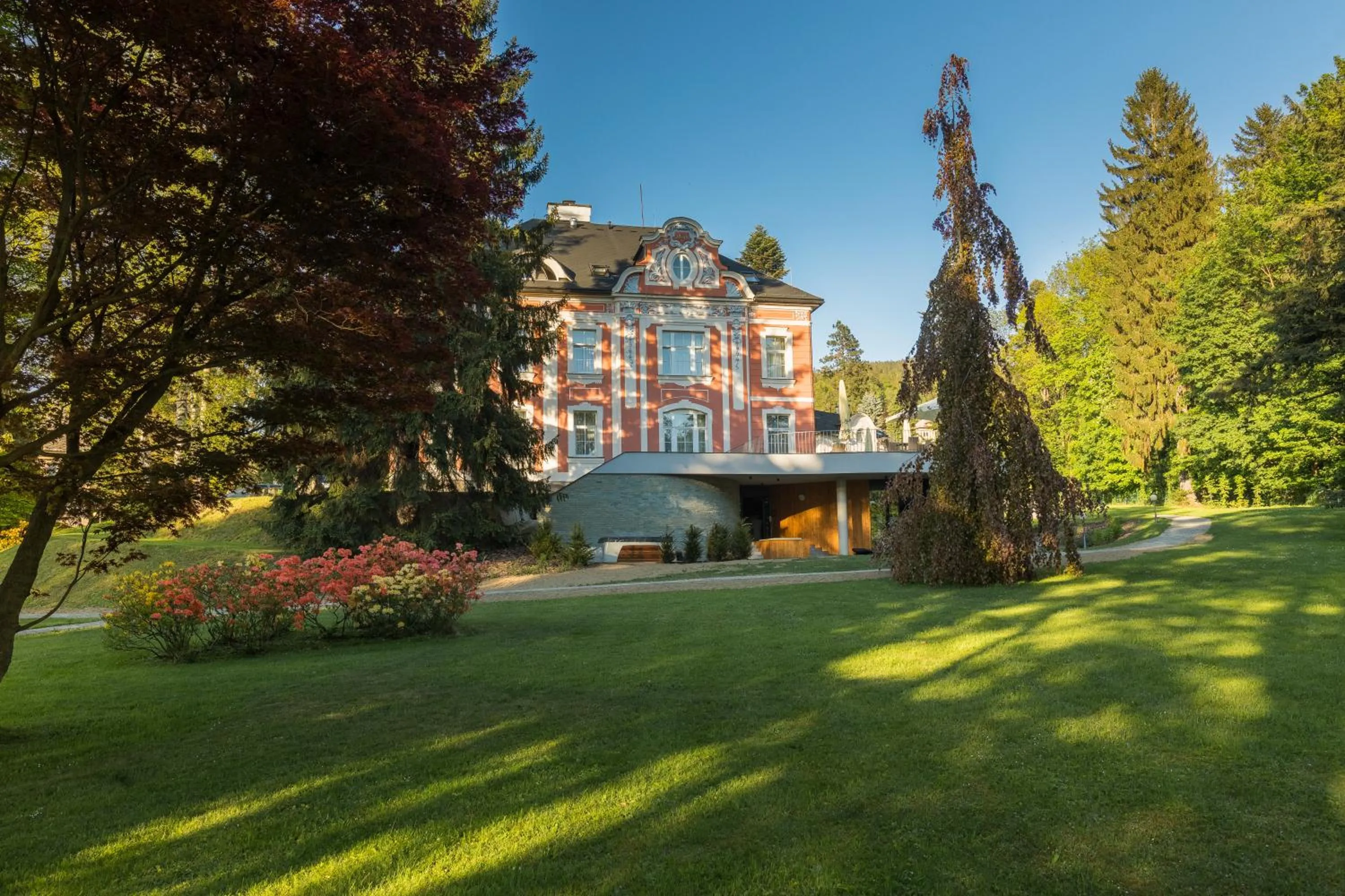 Property building in Wellness & Spa hotel Villa Regenhart