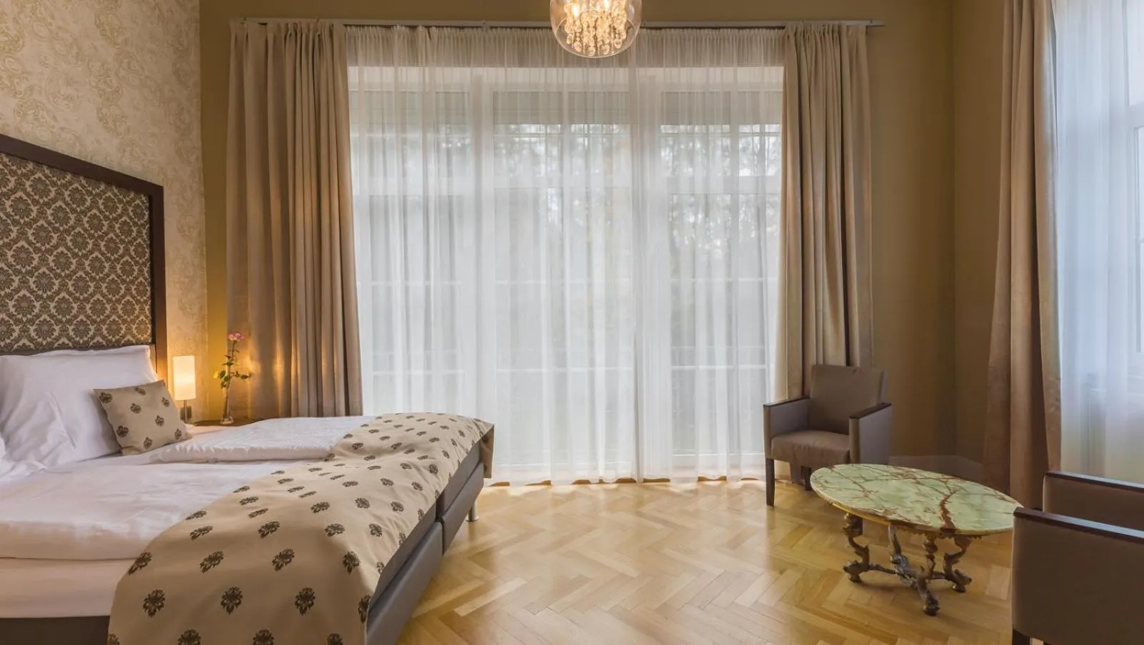 Bed in Wellness & Spa hotel Villa Regenhart