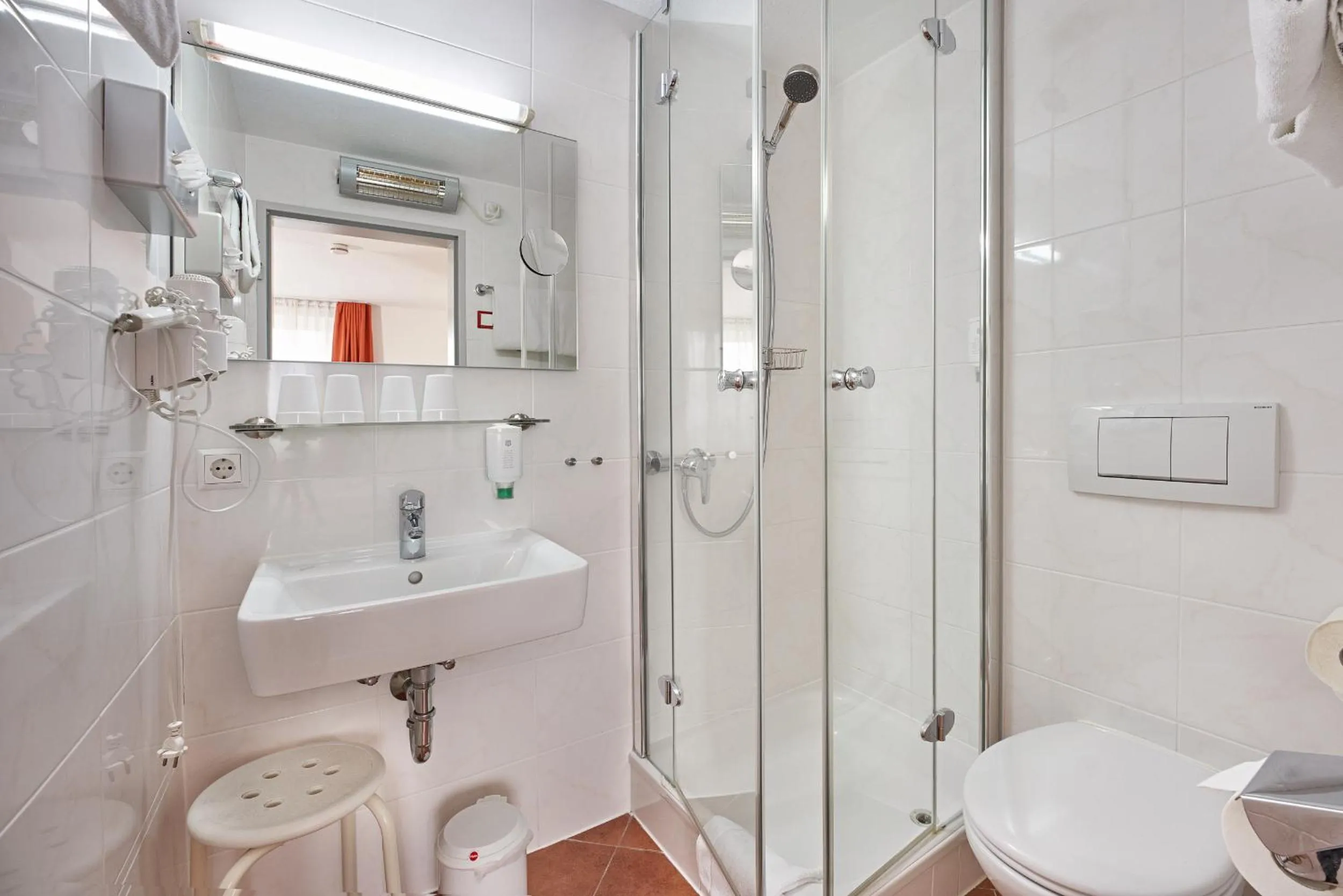 Family Room (2 Adults + 2 Children) in Hotel Touristik