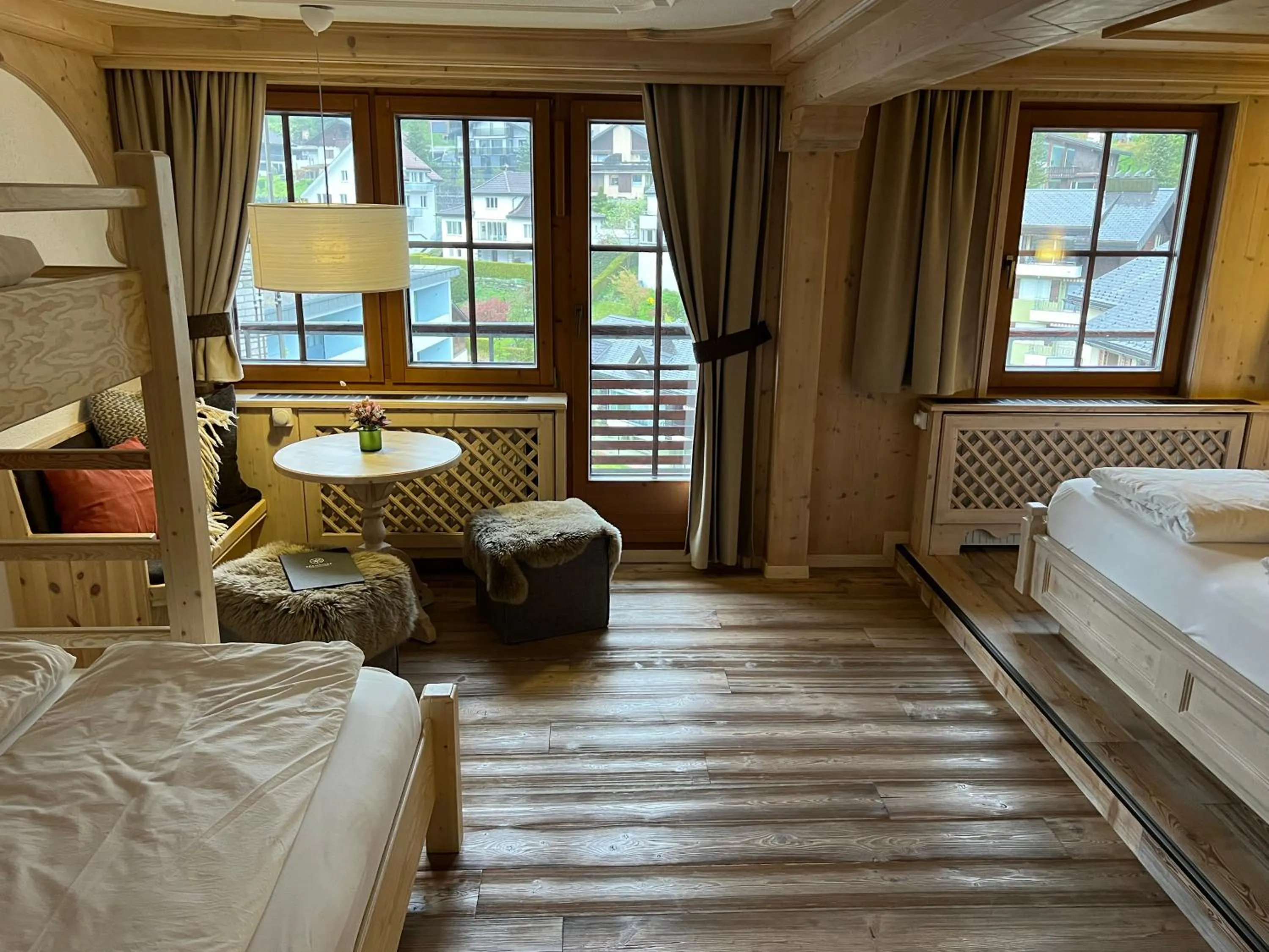 Photo of the whole room, Bed in SPANNORT family home with common kitchen and self check-in