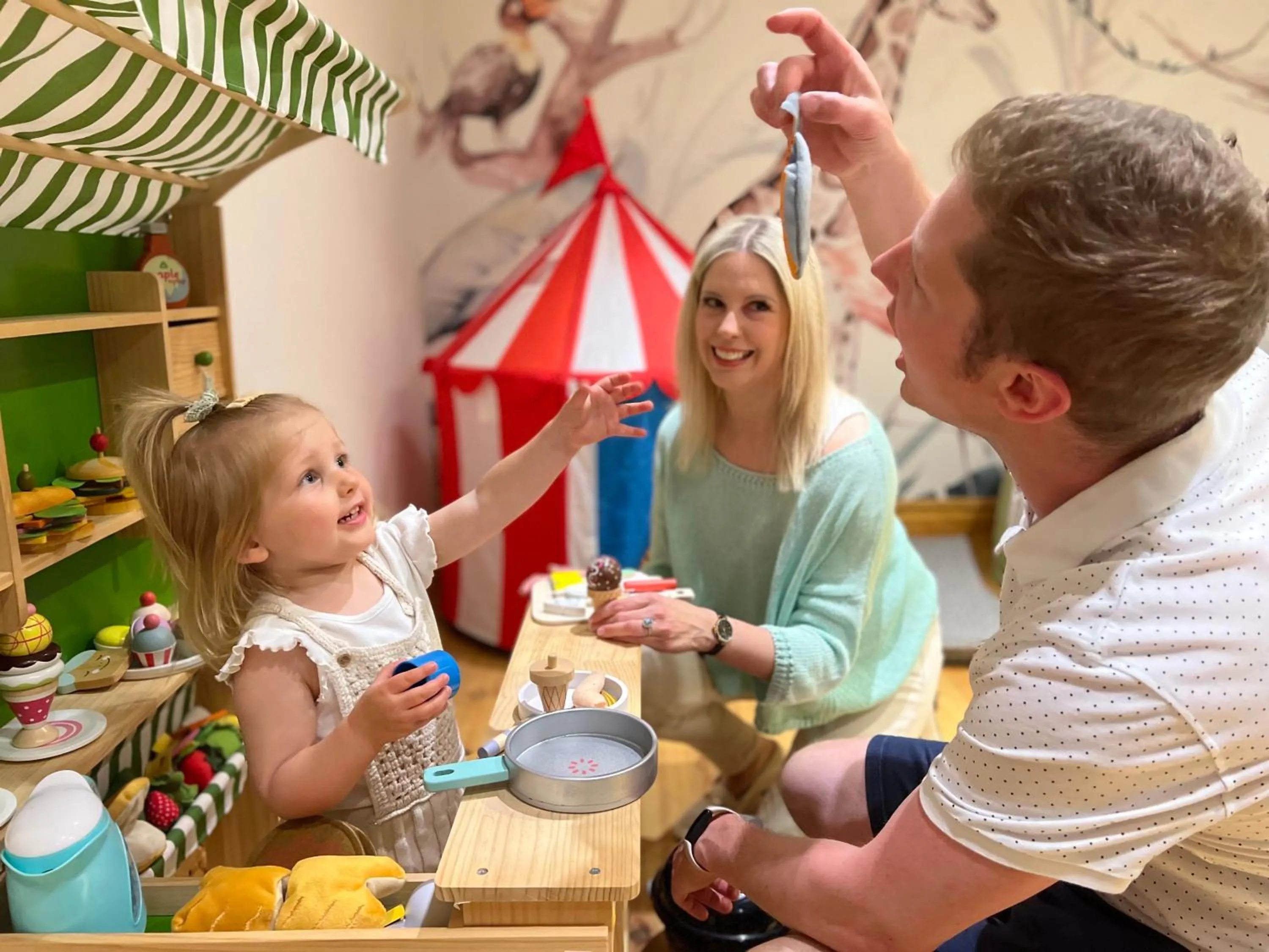 Kids's club in SPANNORT family home with common kitchen and self check-in