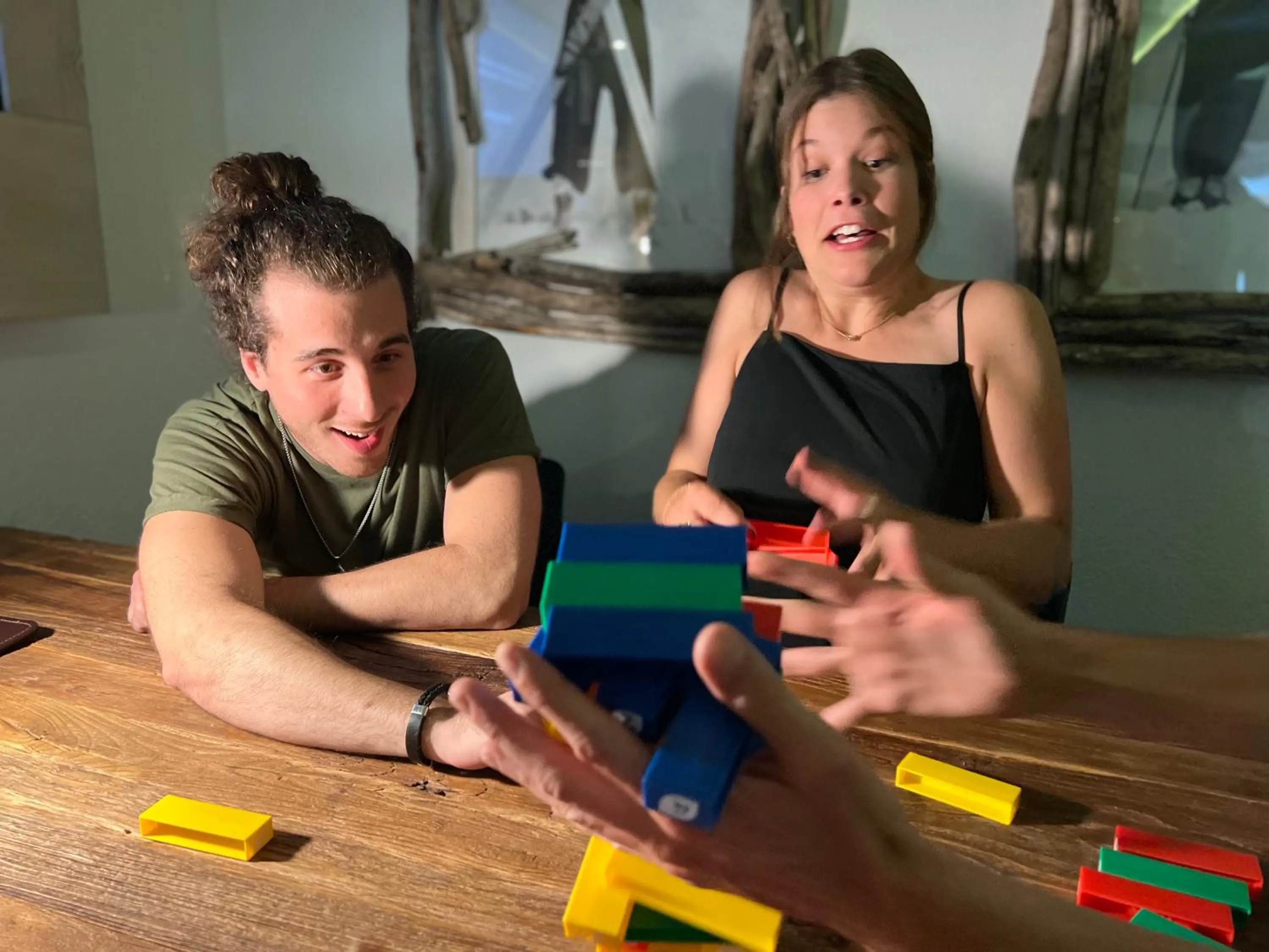 People in SPANNORT family home with common kitchen and self check-in