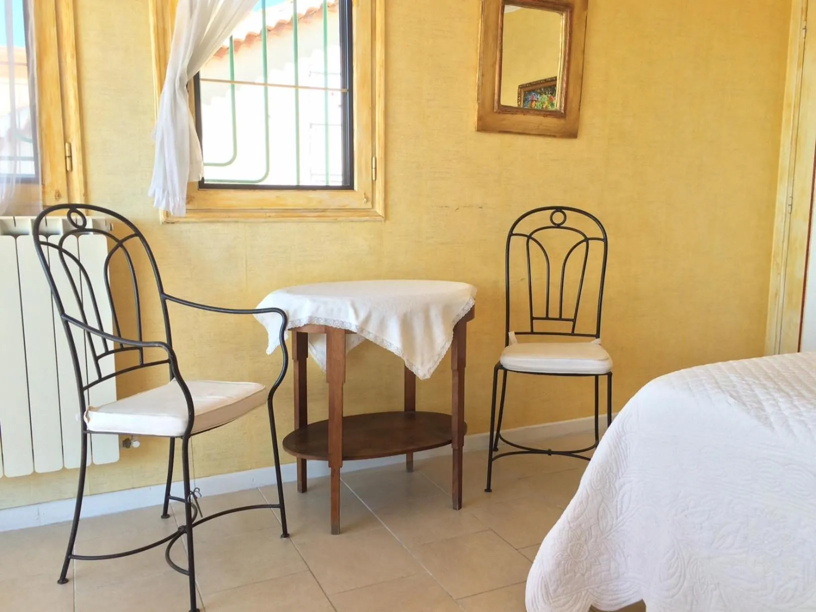 Seating area, Bed in Villa La Lézardière