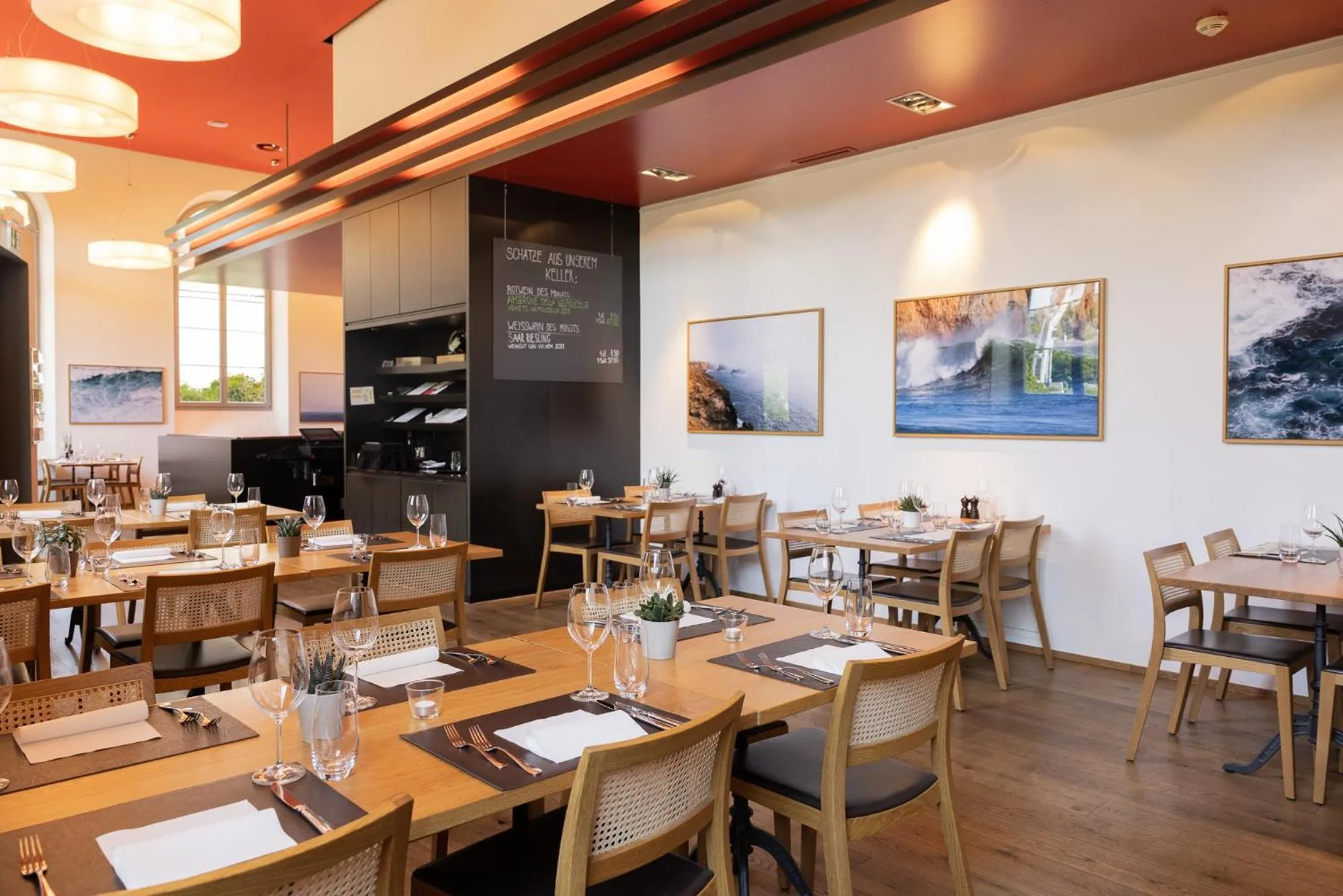 Restaurant/places to eat in Riverside