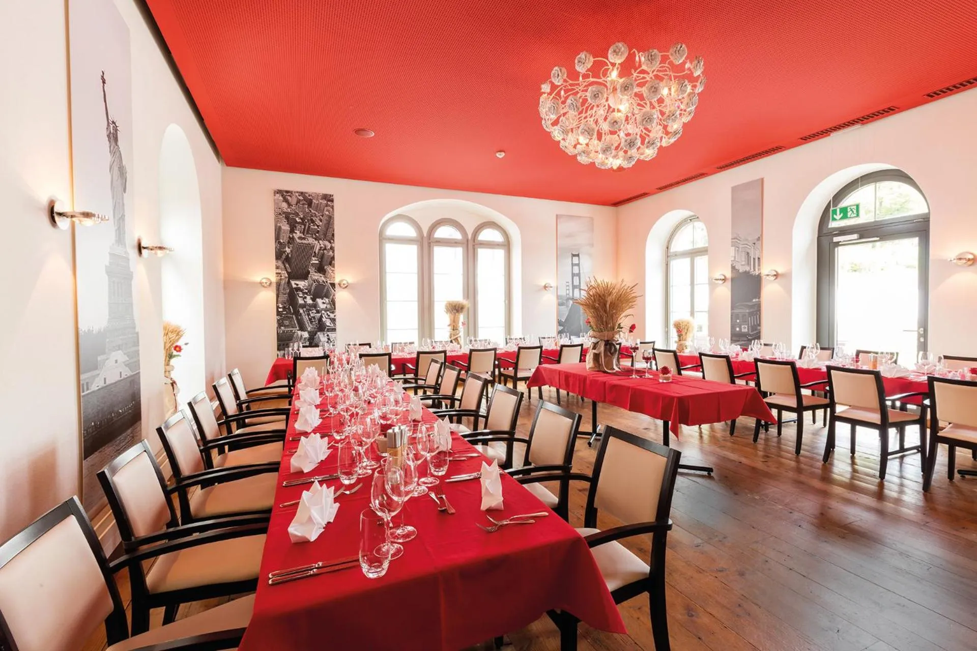 Restaurant/places to eat in Riverside