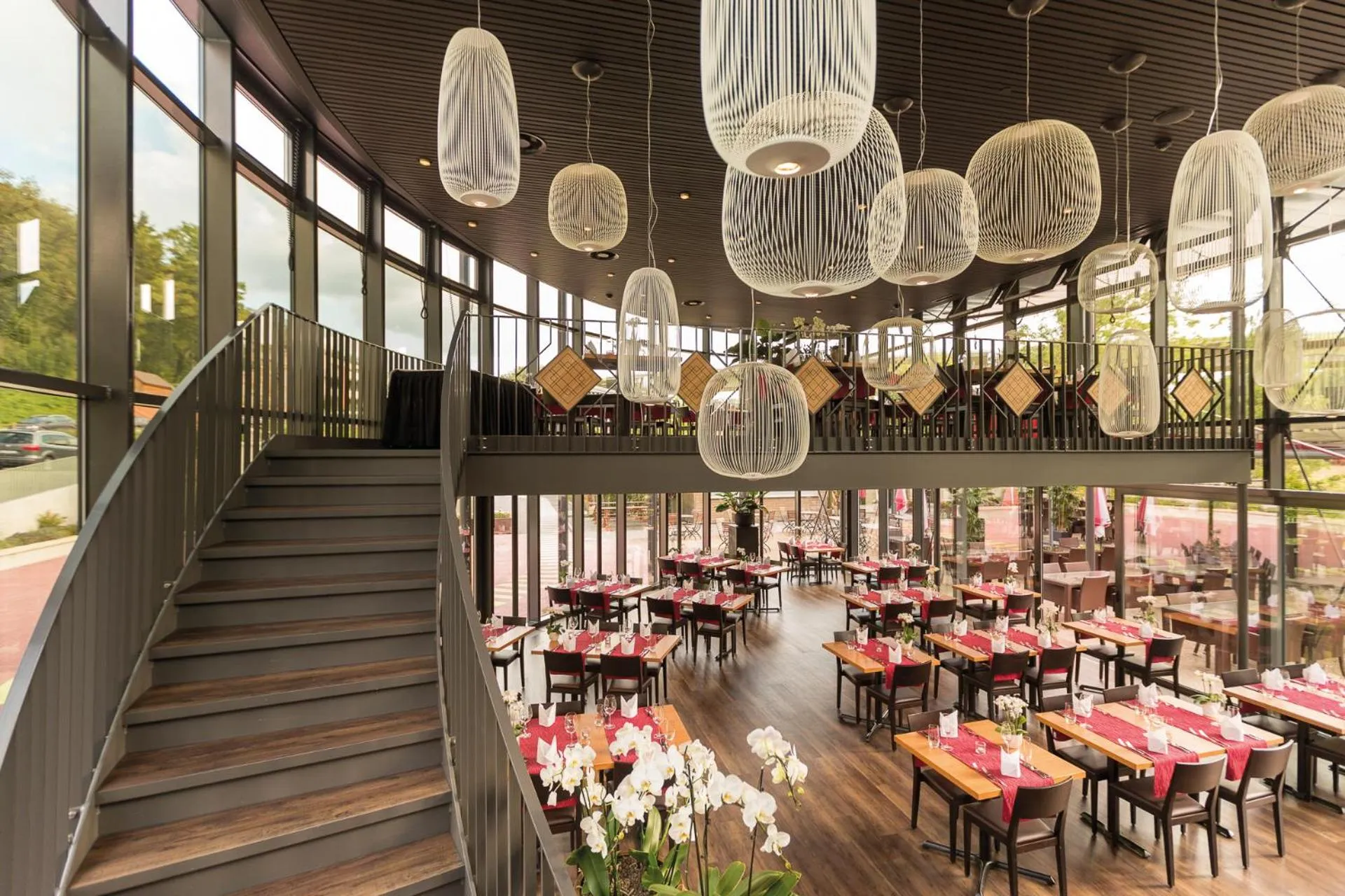 Restaurant/places to eat in Riverside