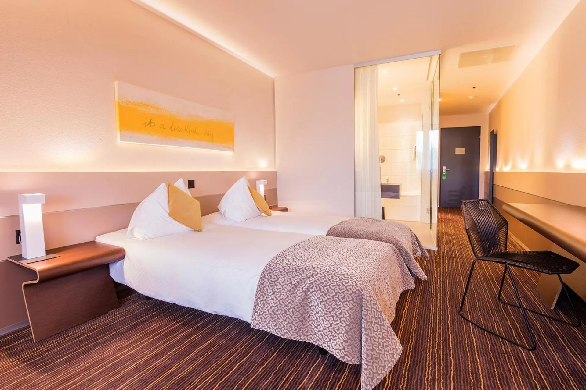 Photo of the whole room, Bed in Riverside