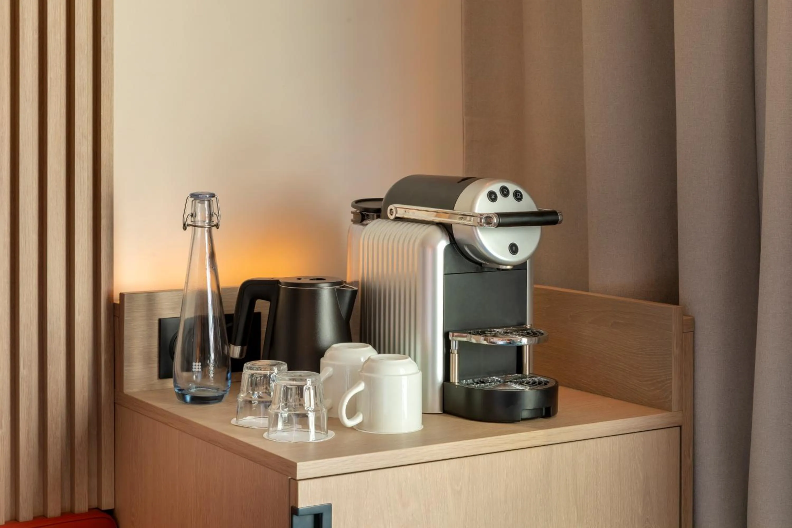 Coffee/tea facilities in Courtyard by Marriott Paris Saint Denis