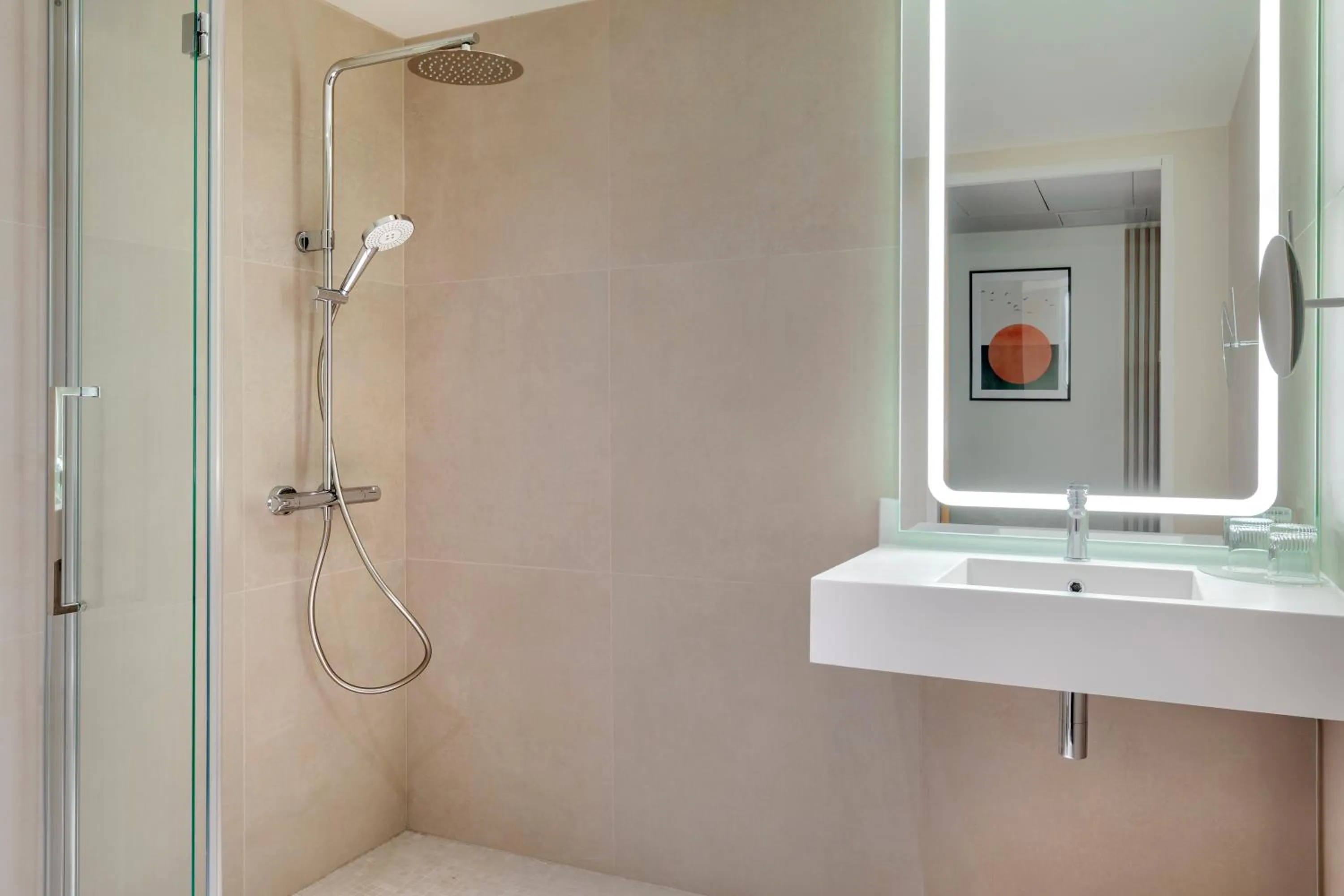 Bathroom in Courtyard by Marriott Paris Saint Denis