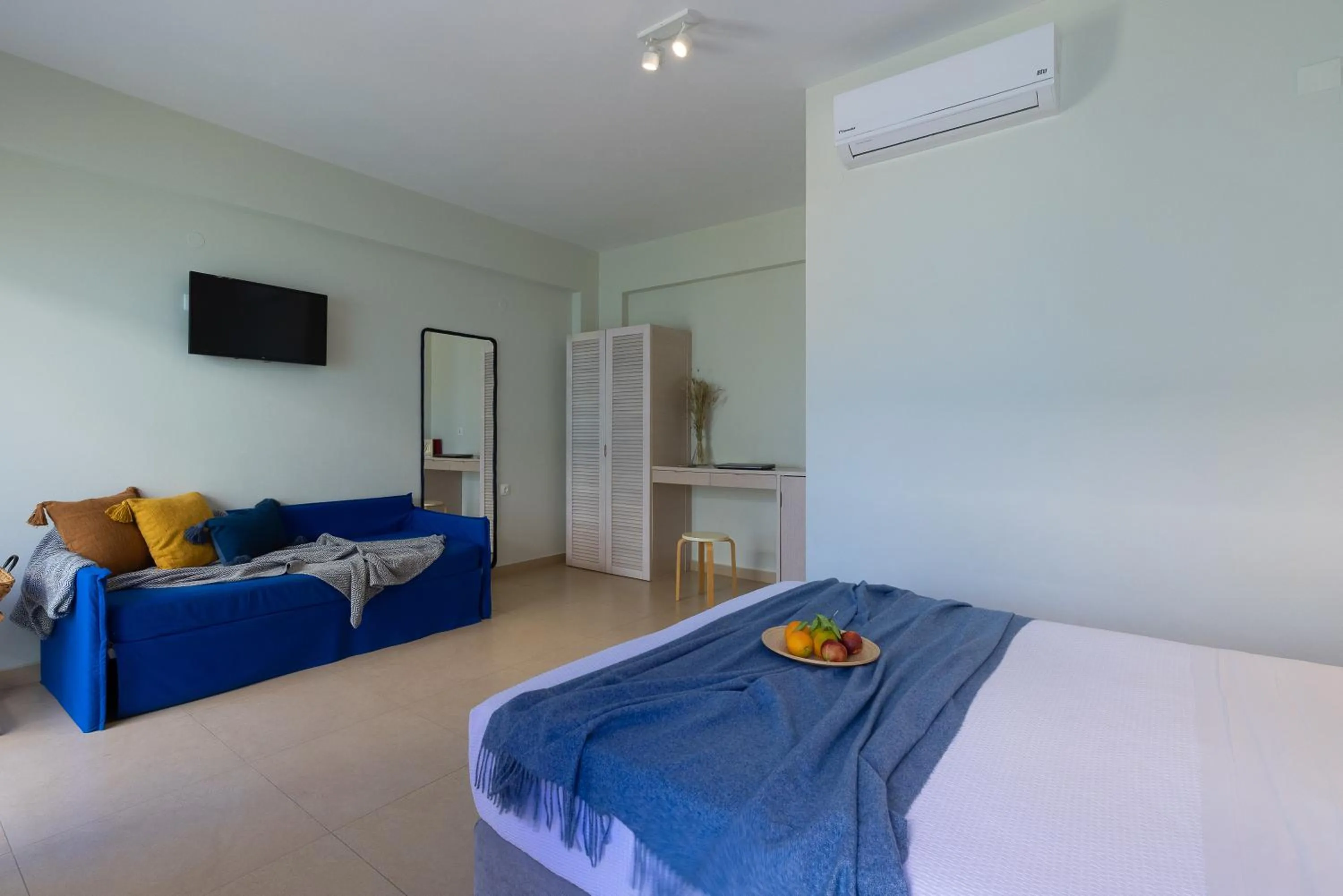 Bedroom, Bed in Blue Horizon