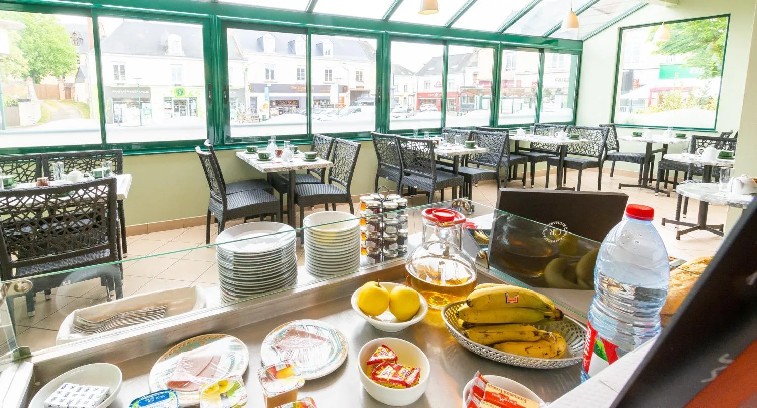 Logis Hôtel & Restaurant - Le Saint-Louis