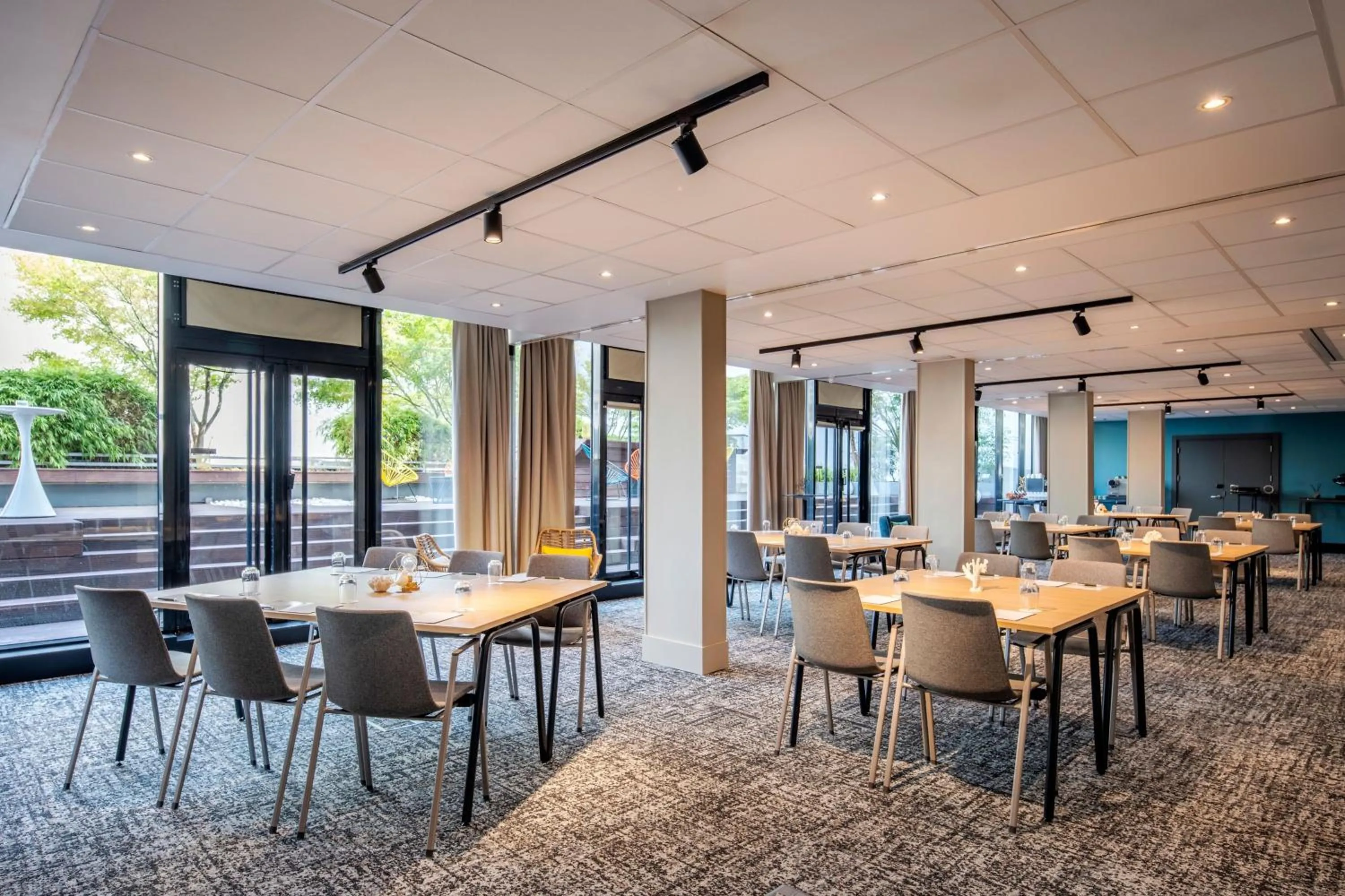 Meeting/conference room in Renaissance Paris Arc de Triomphe Hotel