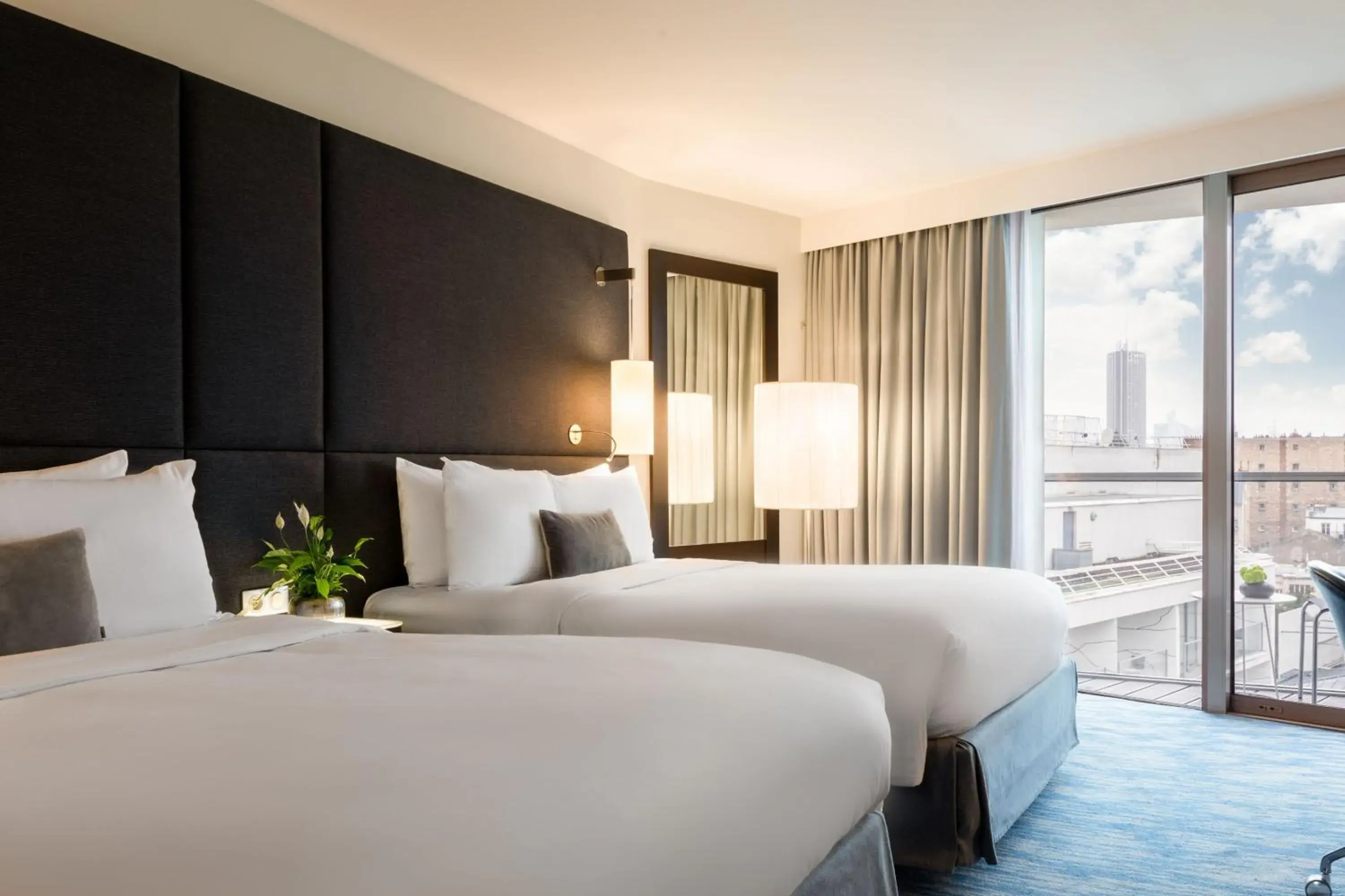 Family Room in Renaissance Paris Arc de Triomphe Hotel Family Room in Renaissance Paris Arc de Triomphe Hotel