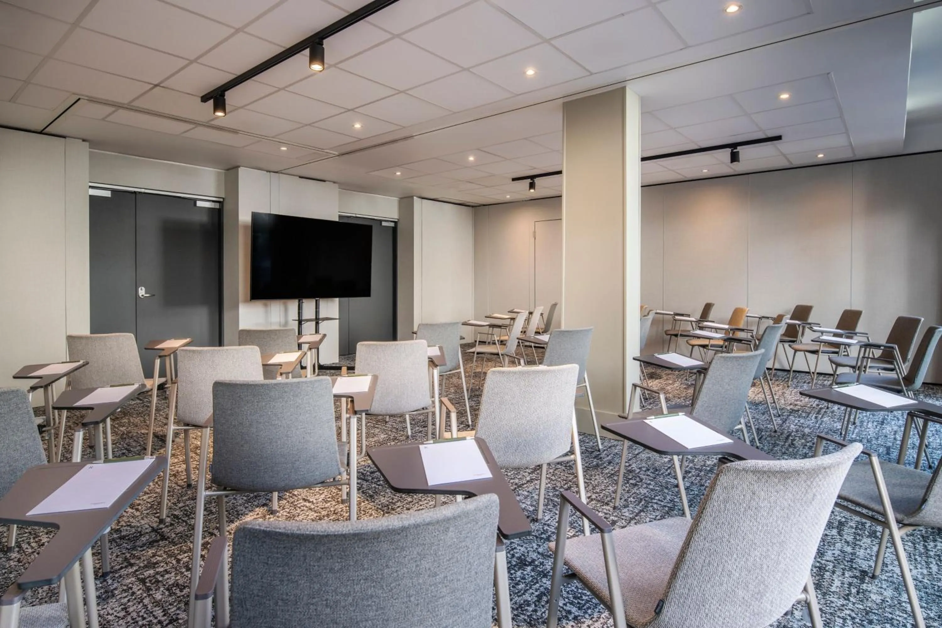 Meeting/conference room in Renaissance Paris Arc de Triomphe Hotel