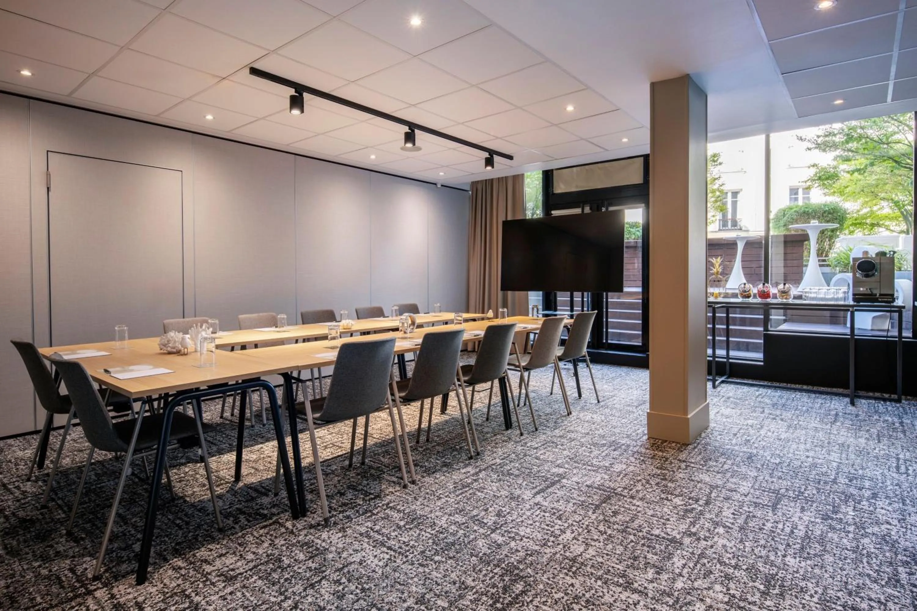 Meeting/conference room in Renaissance Paris Arc de Triomphe Hotel