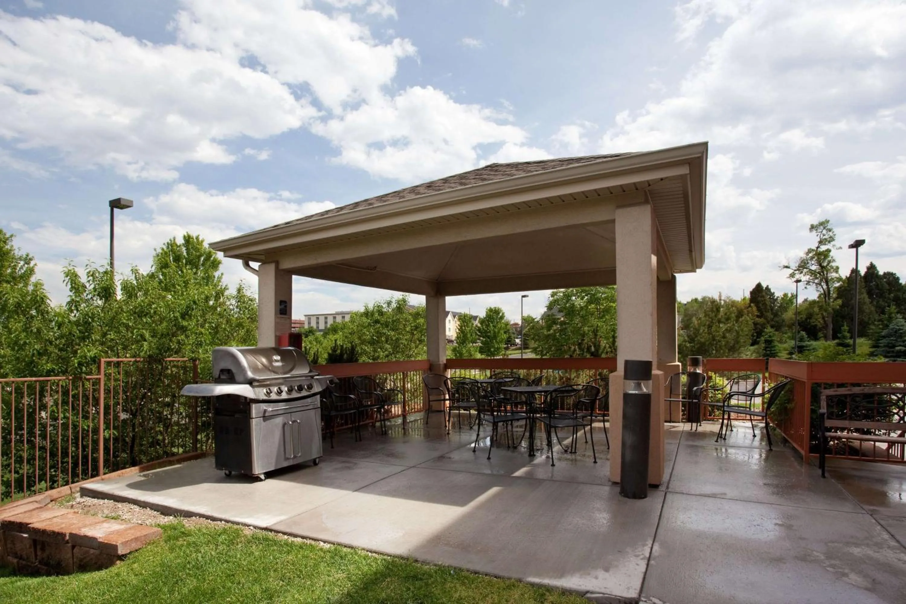 Patio in Sonesta Simply Suites Denver West Federal Center