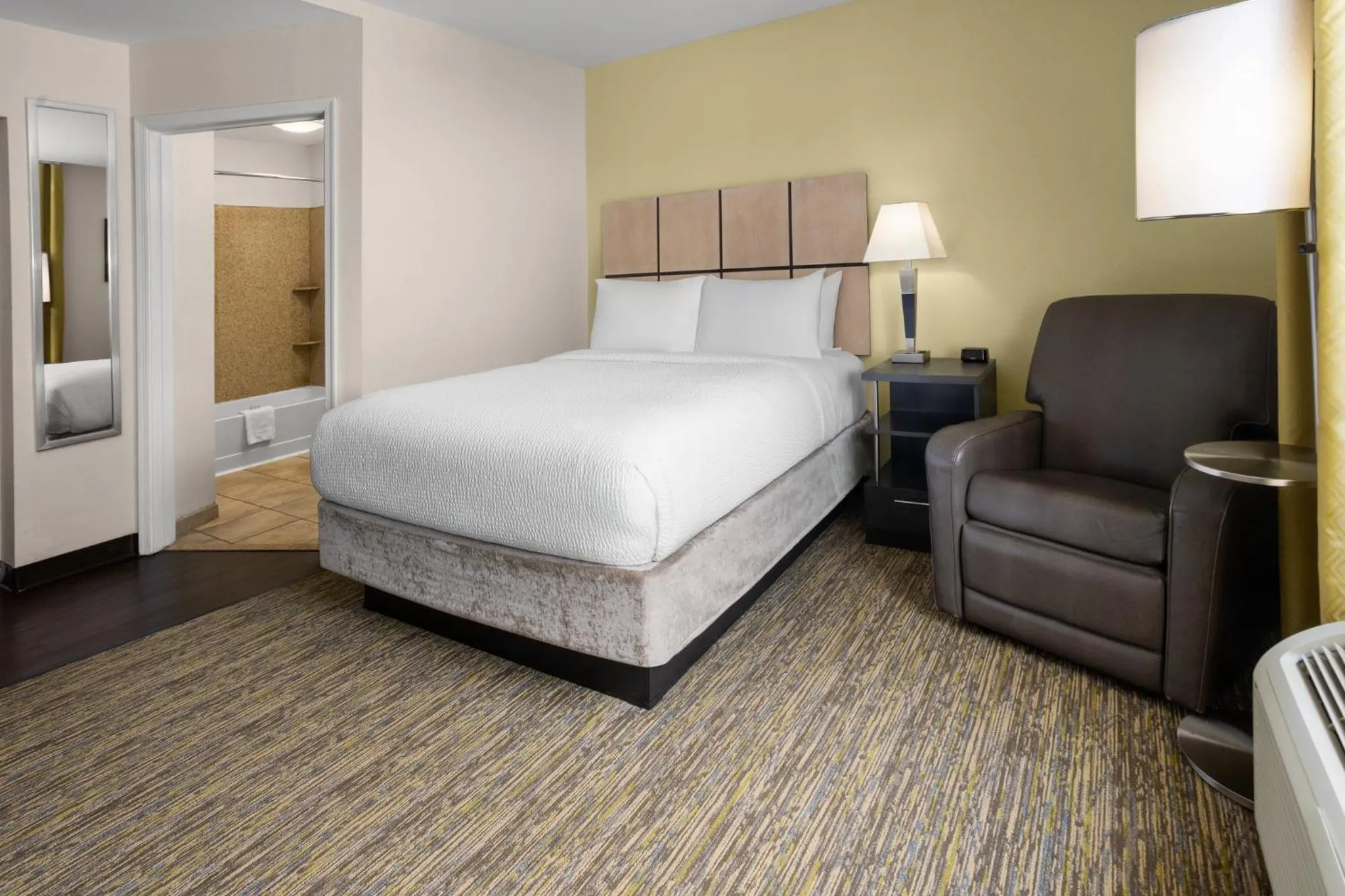 Photo of the whole room, Bed in Candlewood Suites Norfolk Airport by IHG